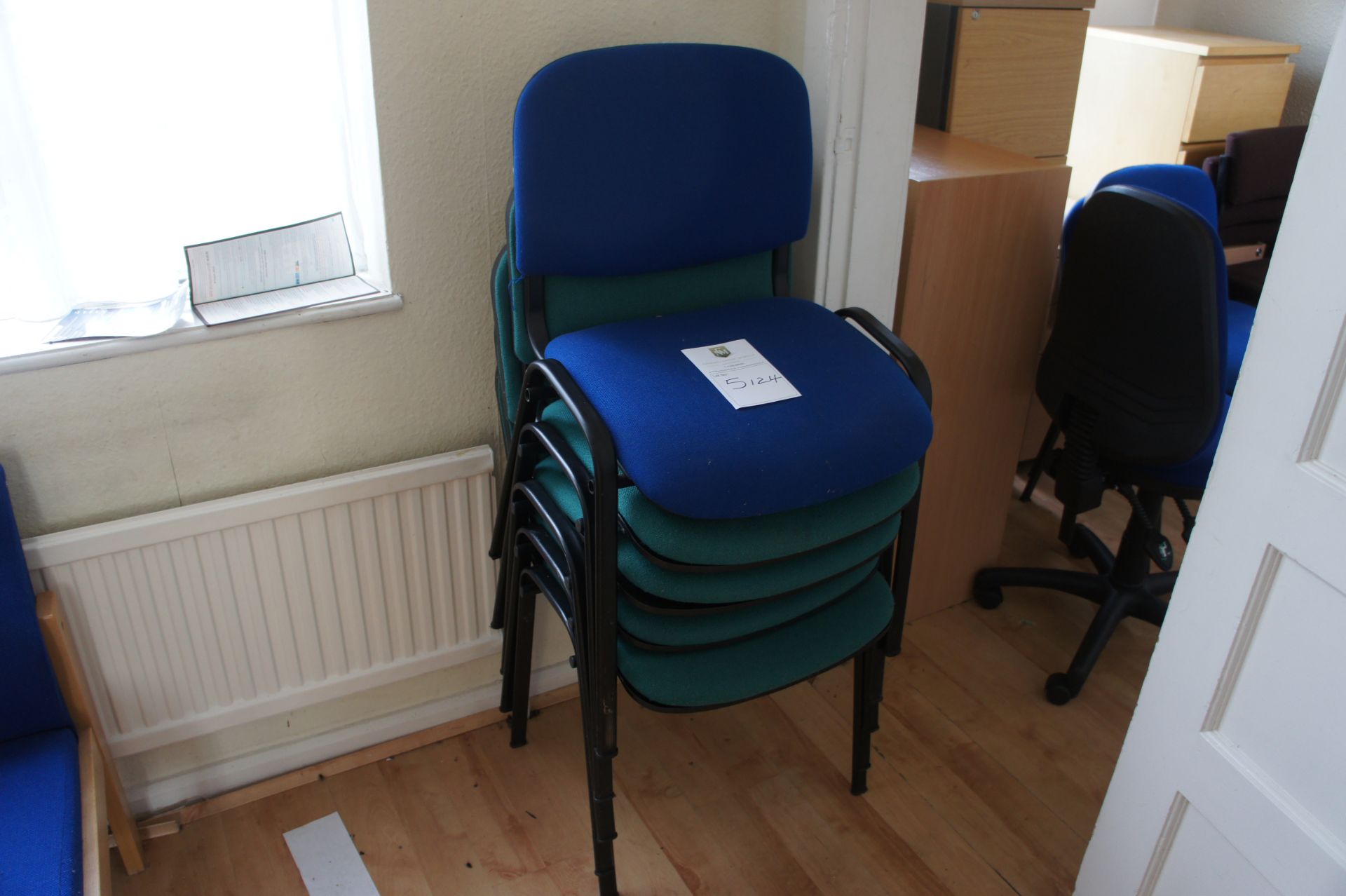 x 5 steel farmed stacking chairs, x4 green, x1 blue - Image 3 of 3