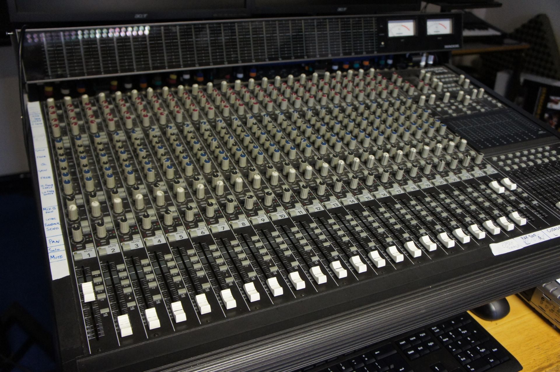 Mackie 248 8 Bus mixing console