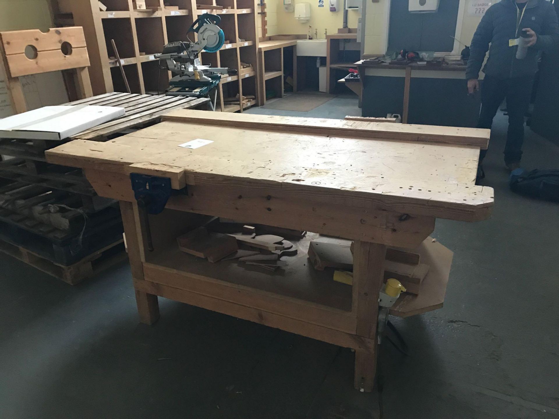 Wooden Carpenters Bench to Include 2x Vices - Image 3 of 3