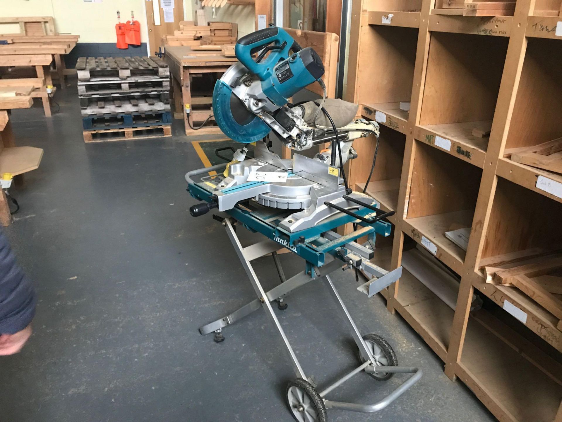 Makita 1018L Sliding Mitre Saw 110v - Image 7 of 7