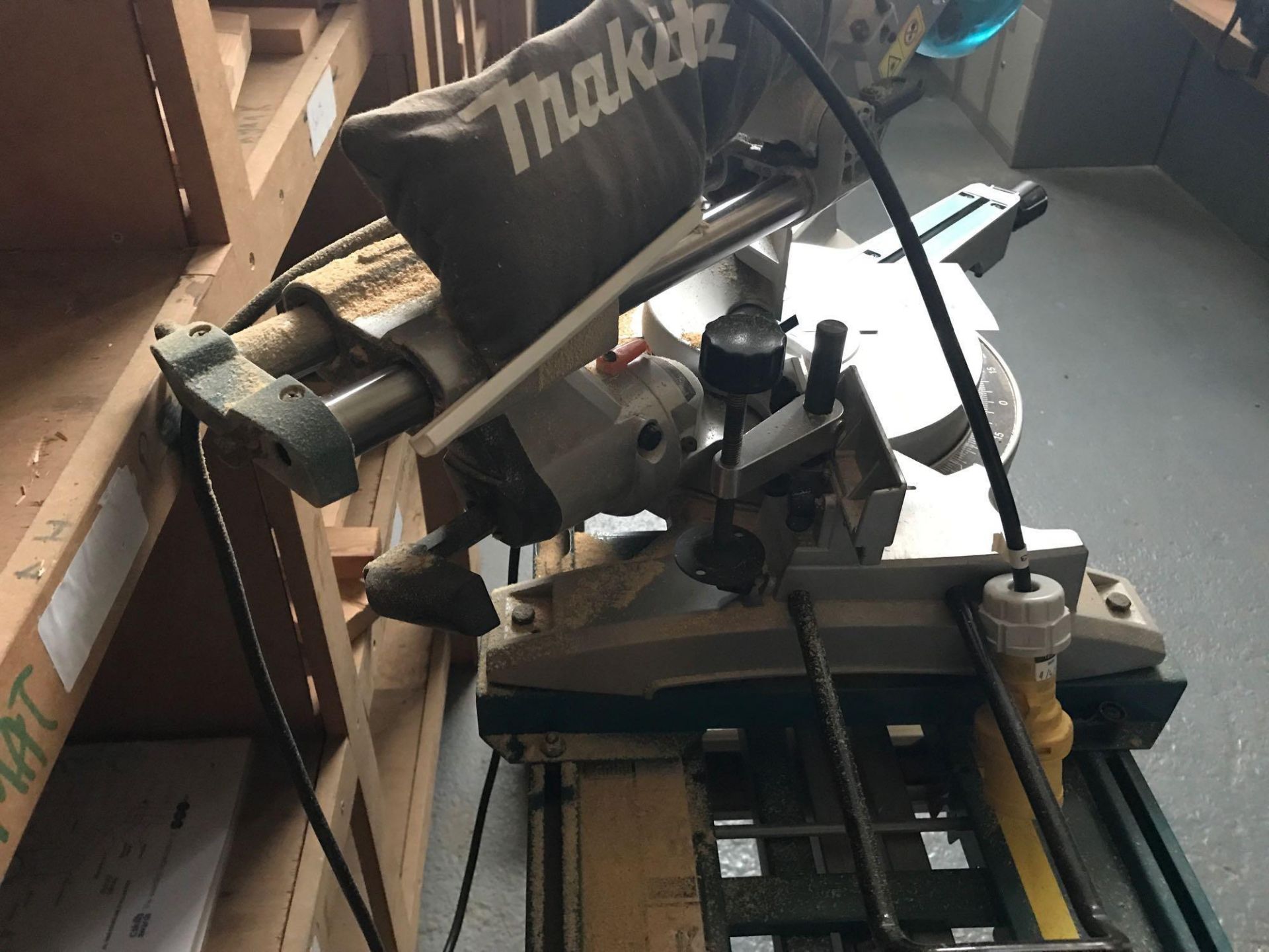 Makita 1018L Sliding Mitre Saw 110v - Image 5 of 7