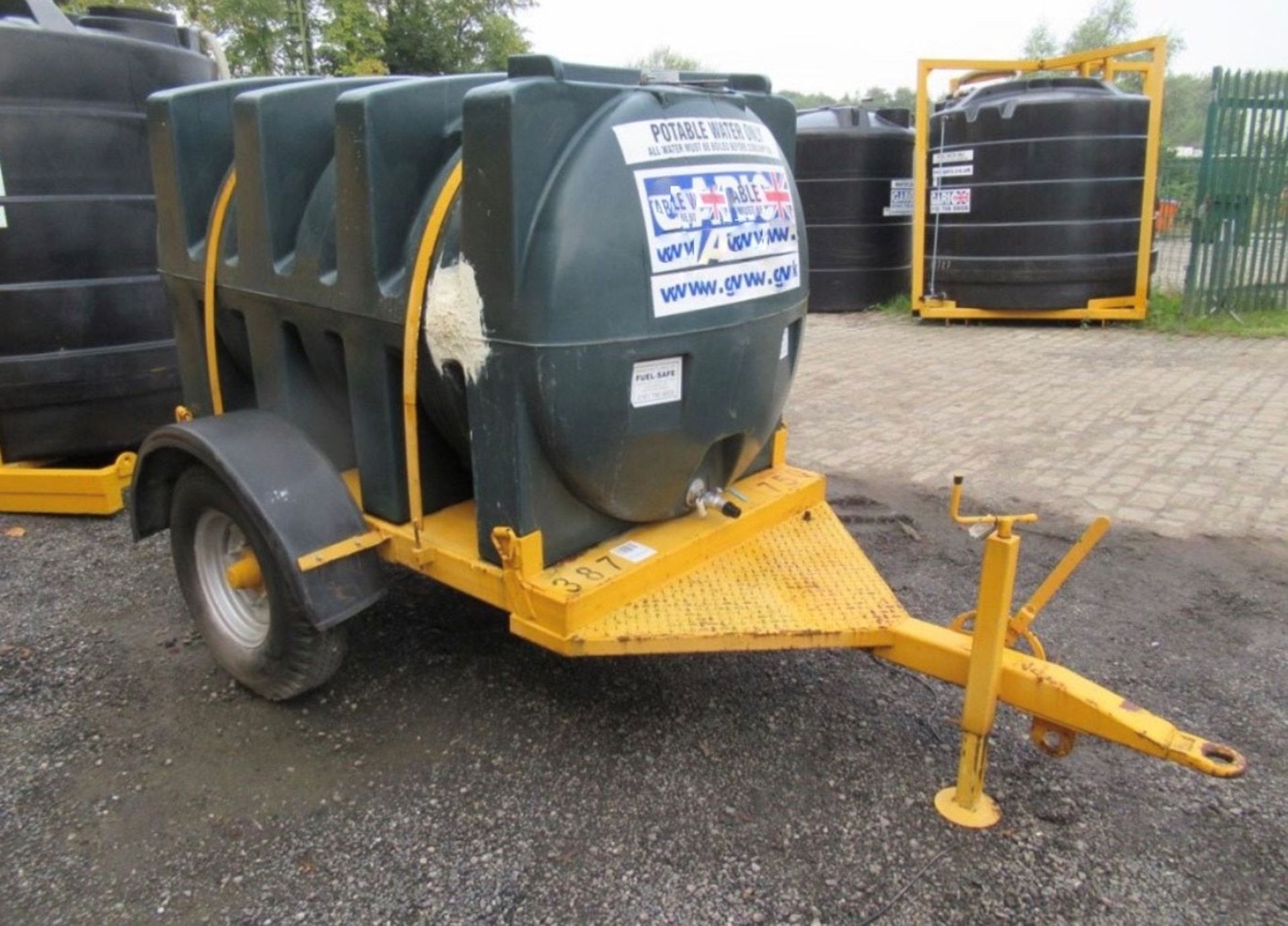500 Gallon Towable Water Bowser Trailer - Image 2 of 3