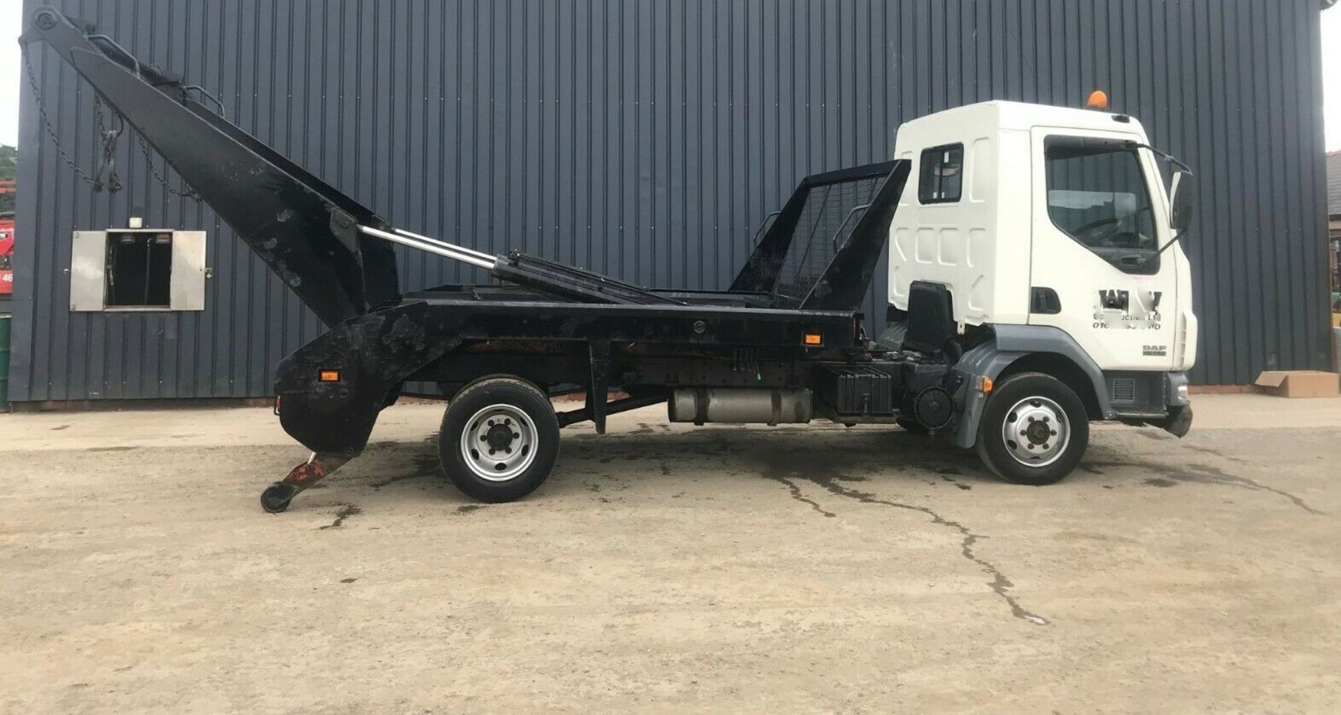 DAF 45.150 7.5 Ton Skip Lorry - Image 8 of 11