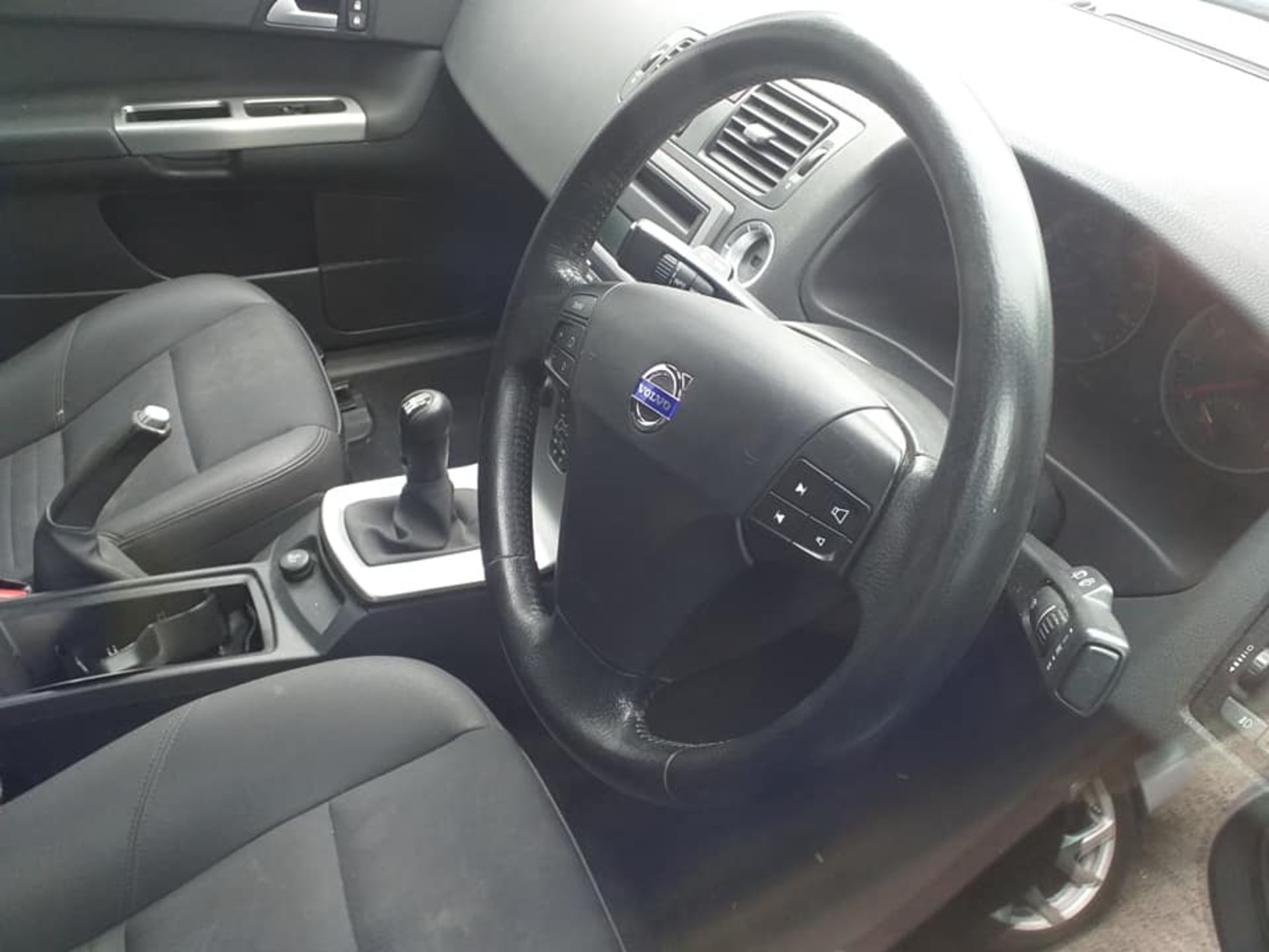 Volco C30 2.4 Petrol Manual NO VAT - Image 3 of 5