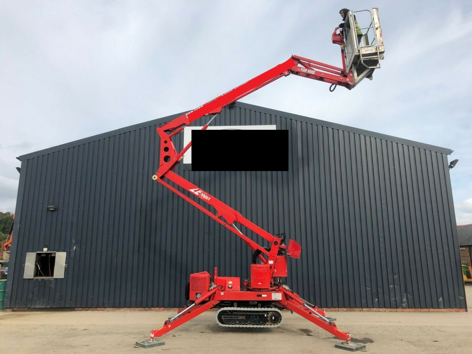 Leo Teupen GT15 Tracked Cherry Picker - Image 2 of 11