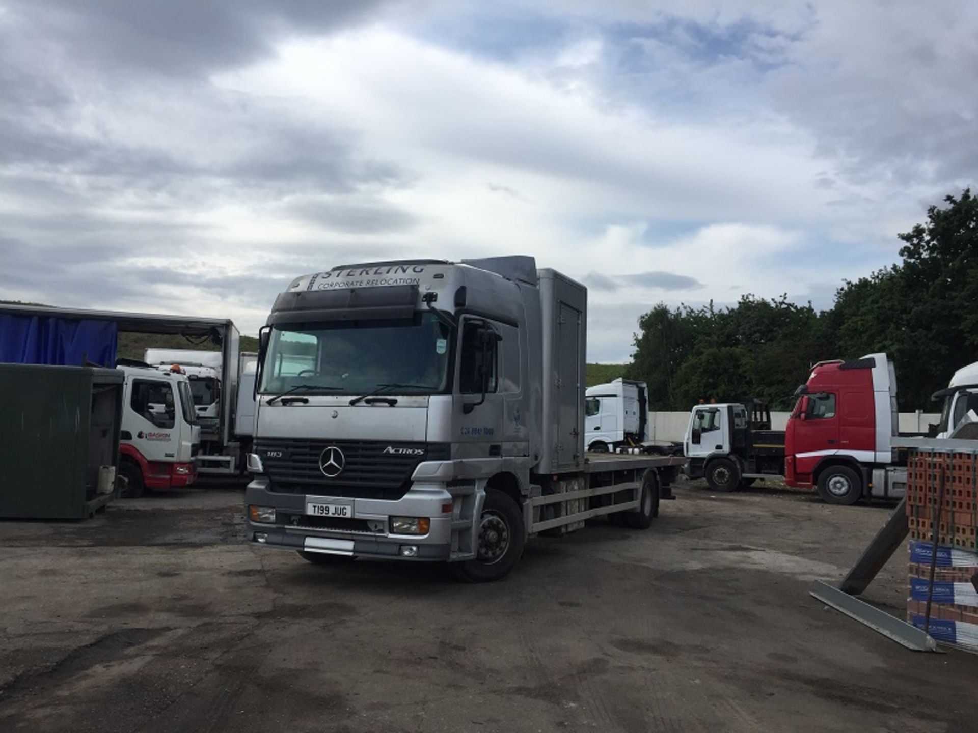 Mercedes Actros - Image 11 of 14