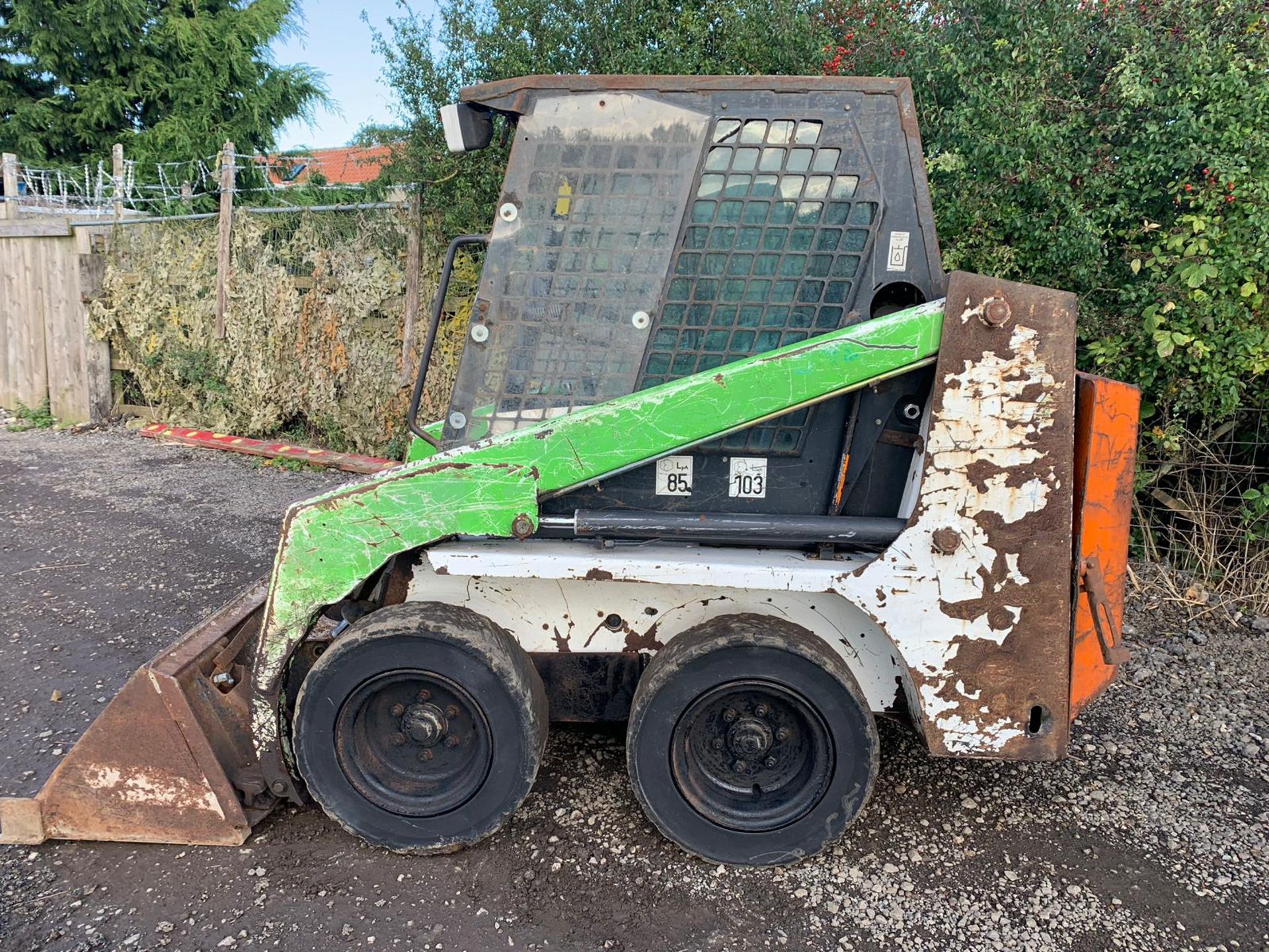 BOBCAT 553 skid steer loader - Image 3 of 8