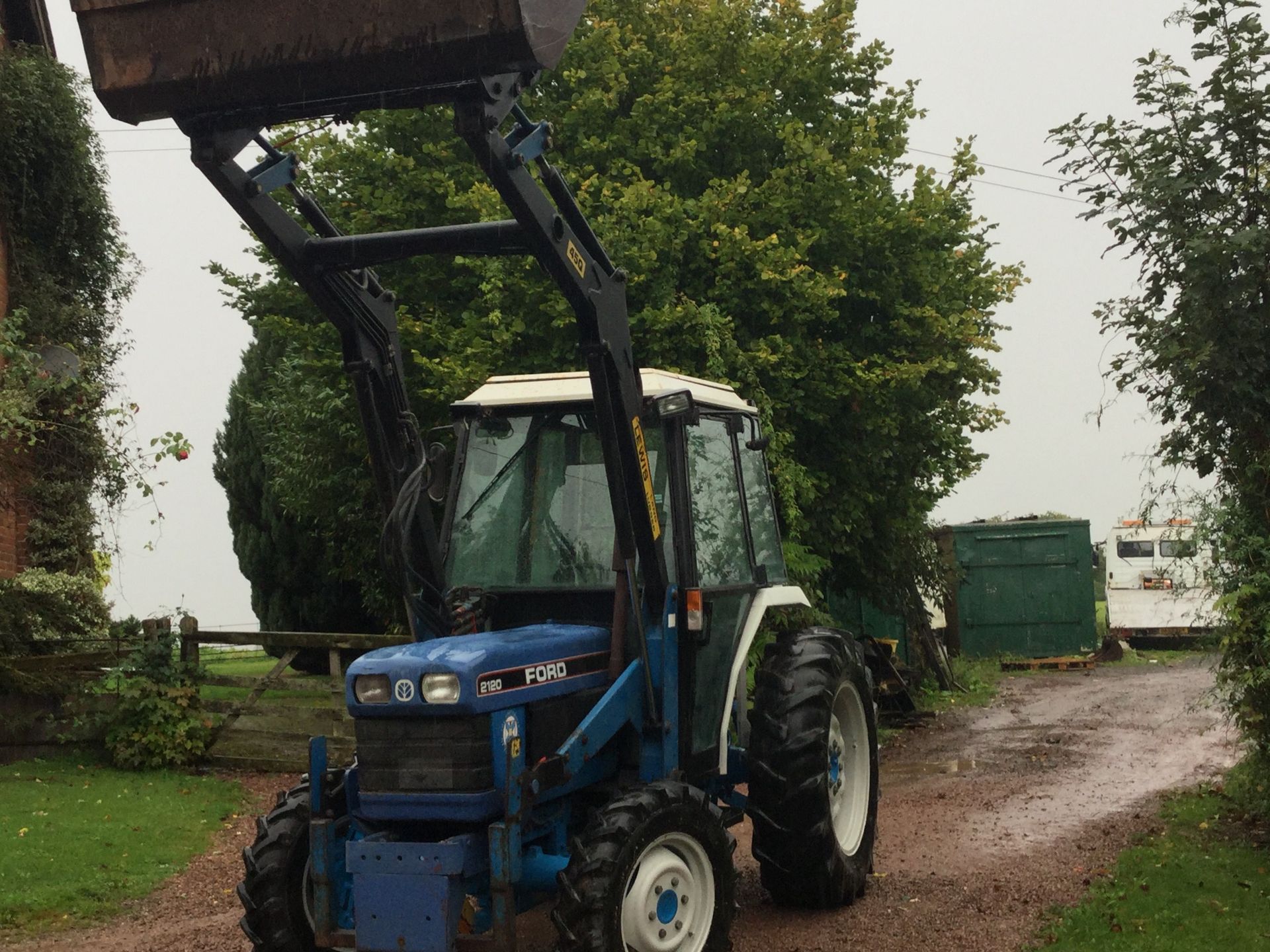 Food 2120 Compact Tractor With Loader - Image 3 of 4