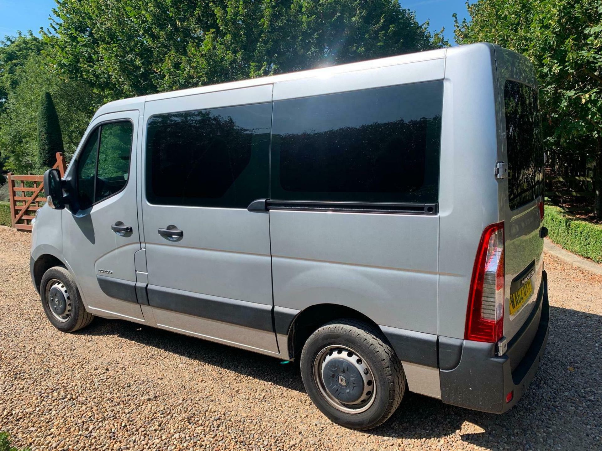 Renault Master 2.3TD ( Euro V ) SWB 6 Seats SL30dCi 100 - Image 5 of 12