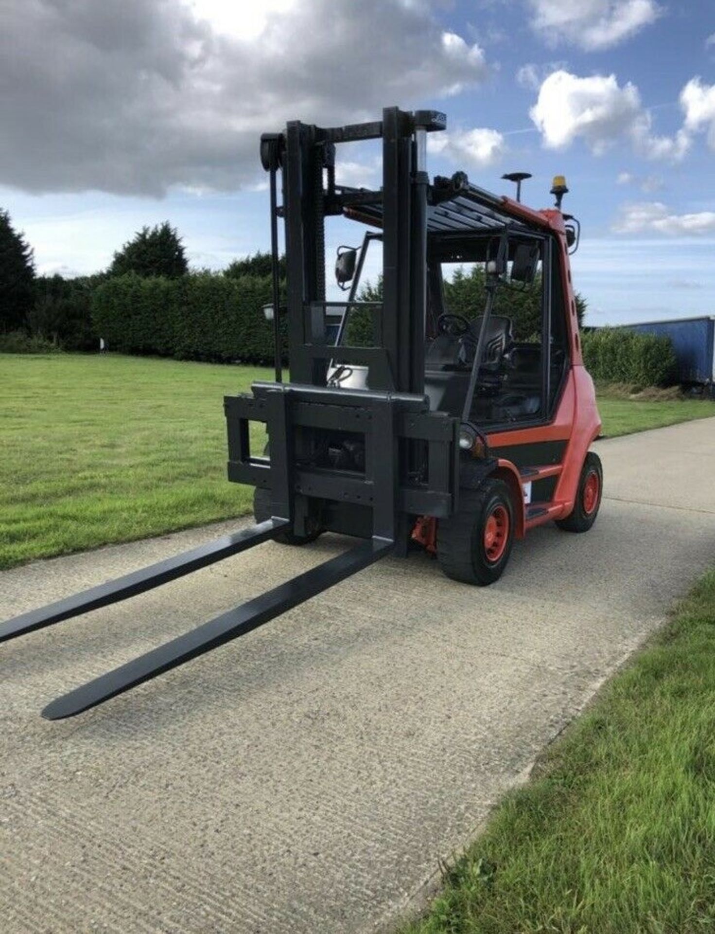 Linde H70 Diesel Forklift With Side Shift