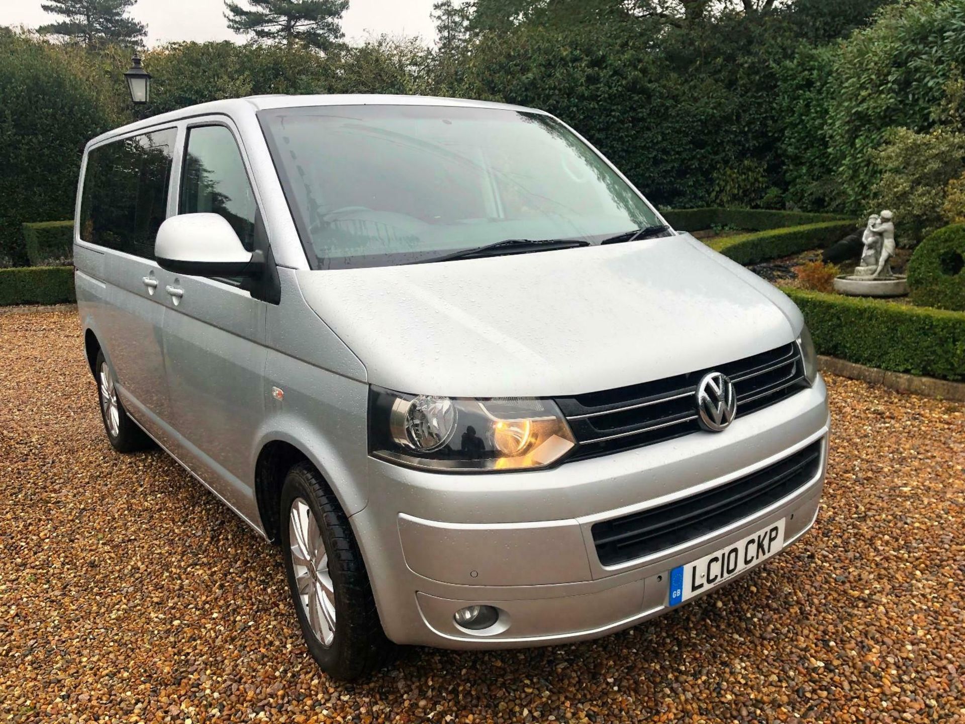 Volkswagen Caravelle 2.0TDI (140PS) SWB NO VAT - Image 11 of 12