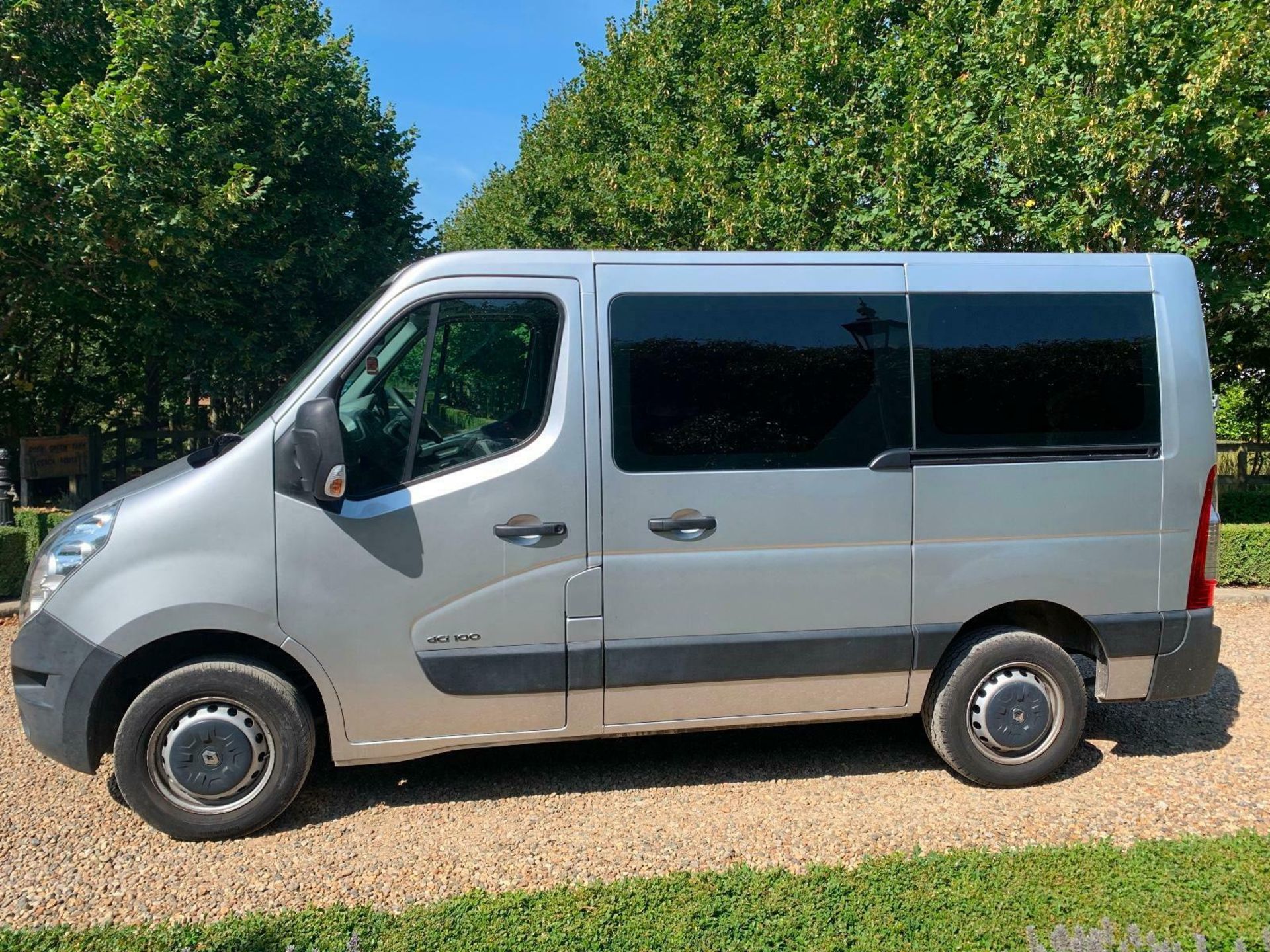 Renault Master 2.3TD ( Euro V ) SWB 6 Seats SL30dCi 100 - Image 4 of 12