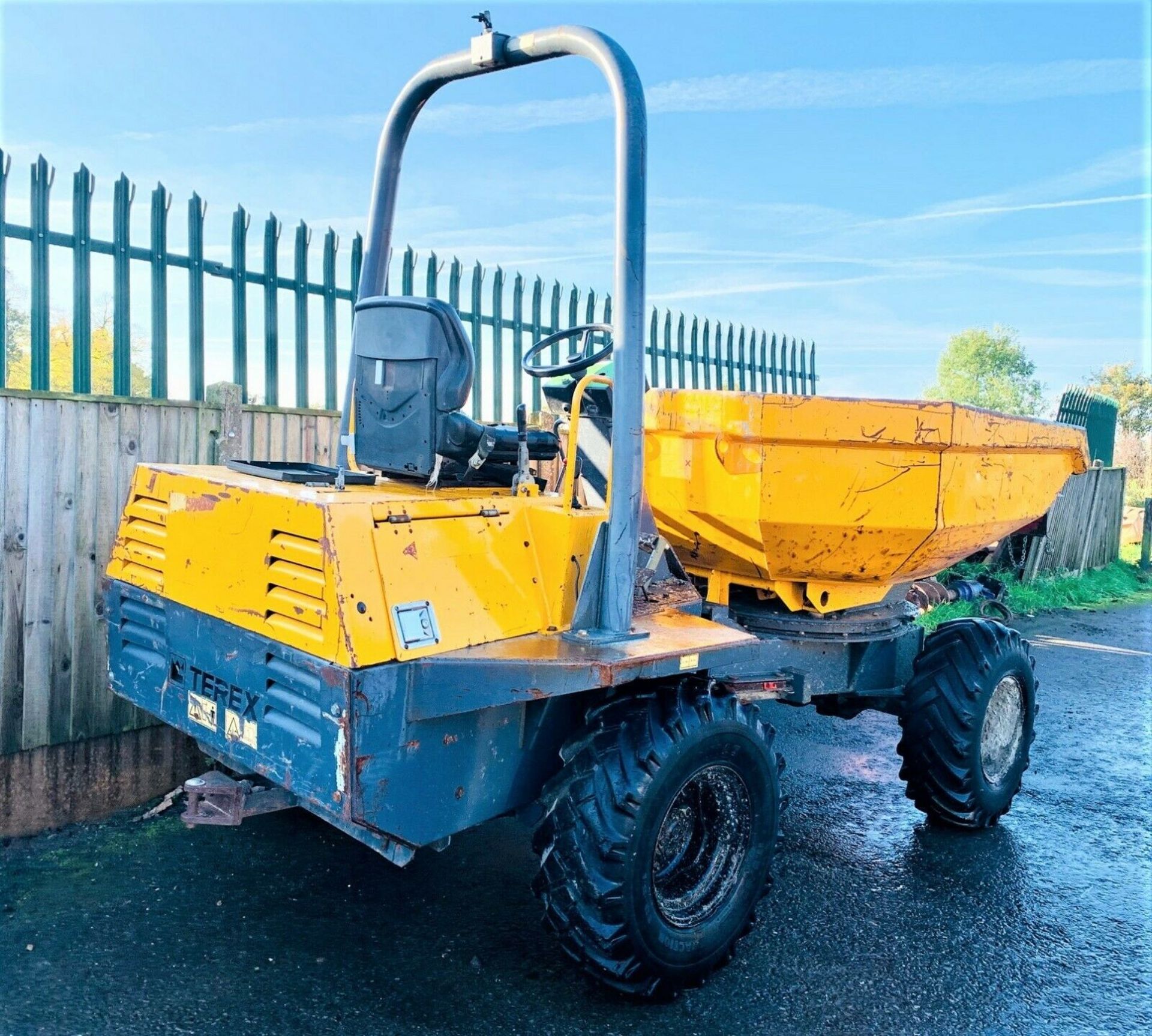 Terex PS 3000 3 Tonne Swivel Tip Dumper - Image 4 of 9