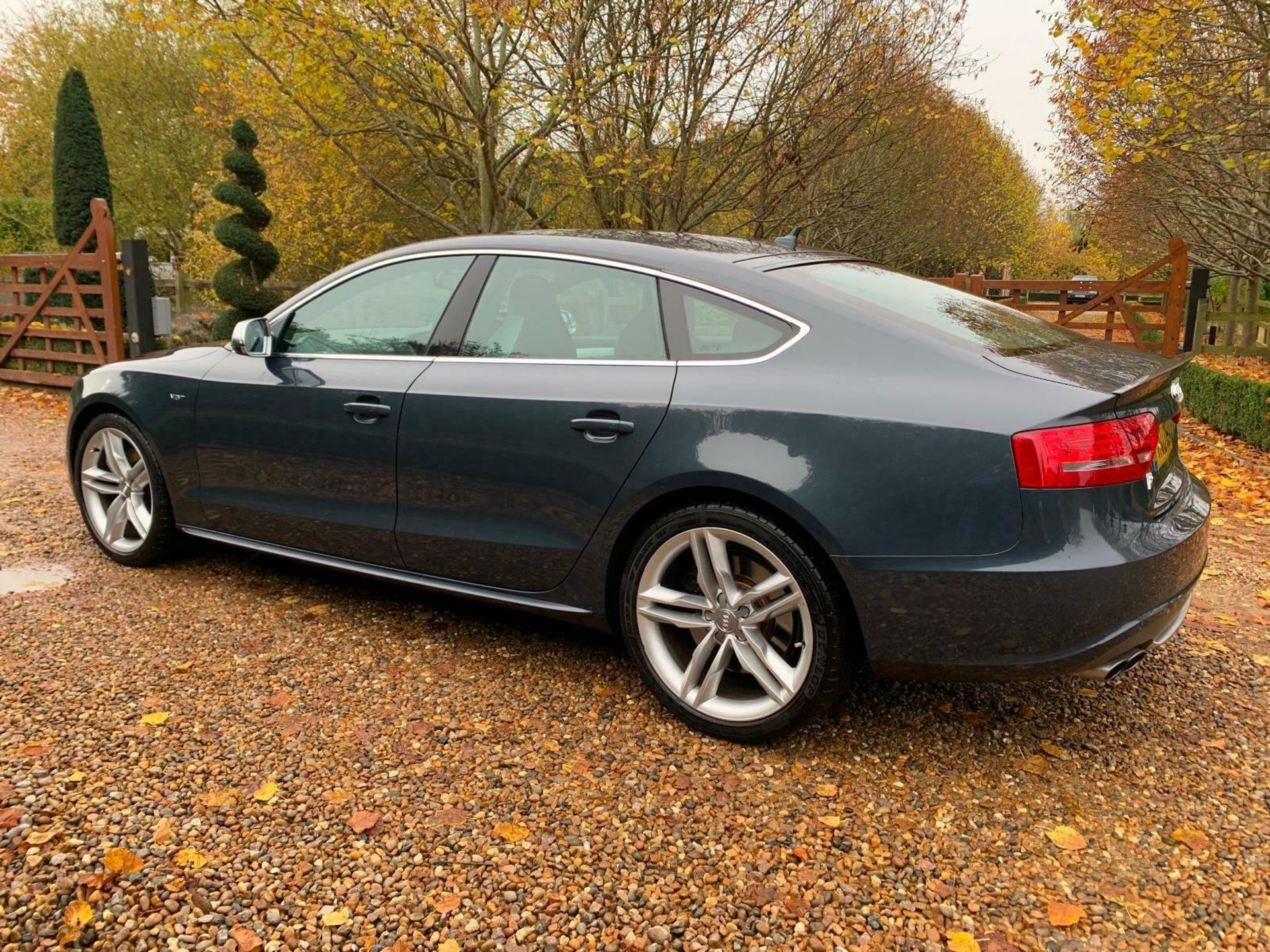 Audi Quattro S5 3.0 FSI ( 333ps ) Sportback S Tronic 2010MY NO VAT - Image 6 of 12