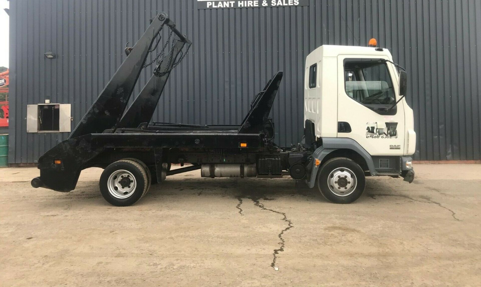 DAF 45.150 7.5 Ton Skip Lorry - Image 5 of 11