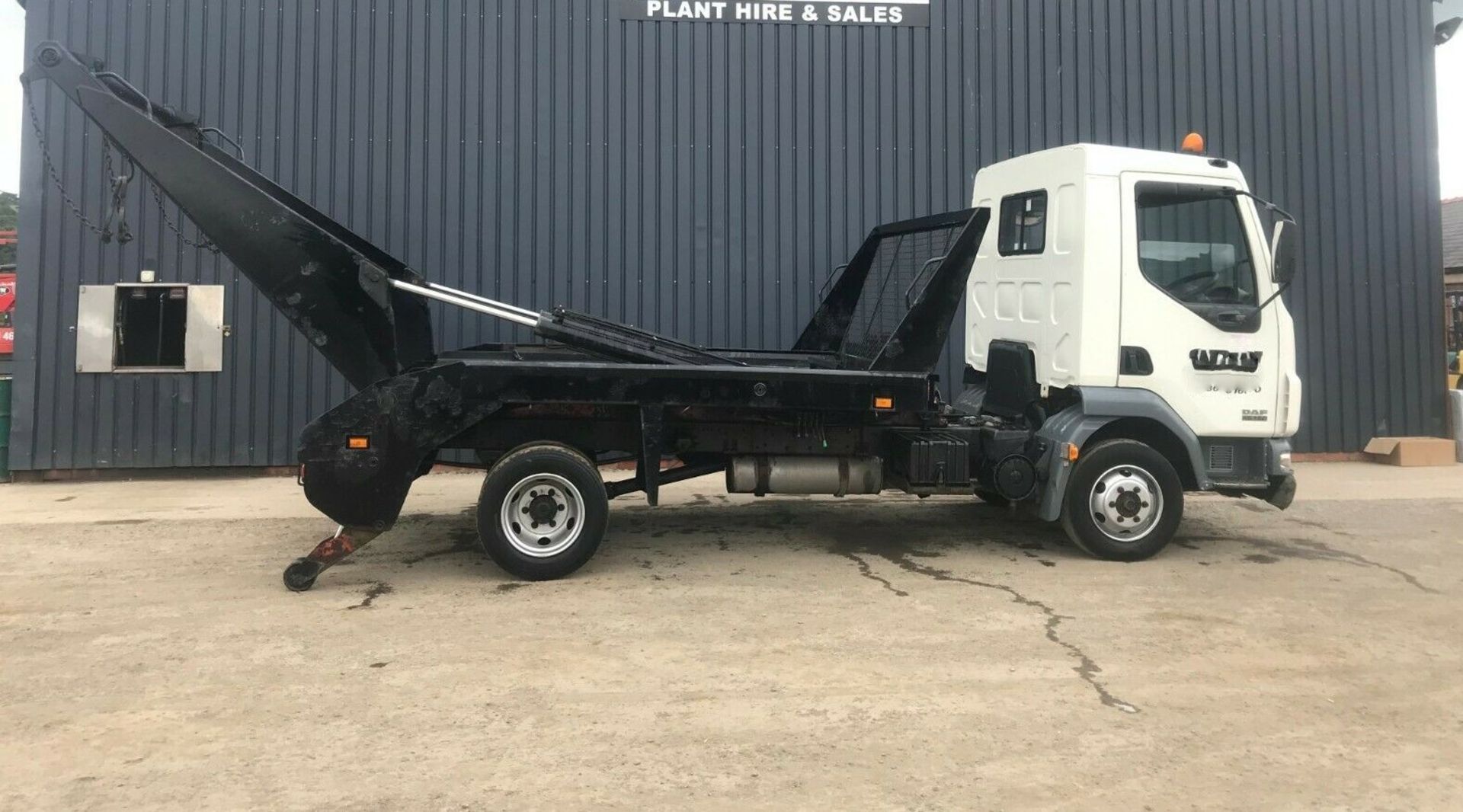 DAF 45.150 7.5 Ton Skip Lorry - Image 2 of 11