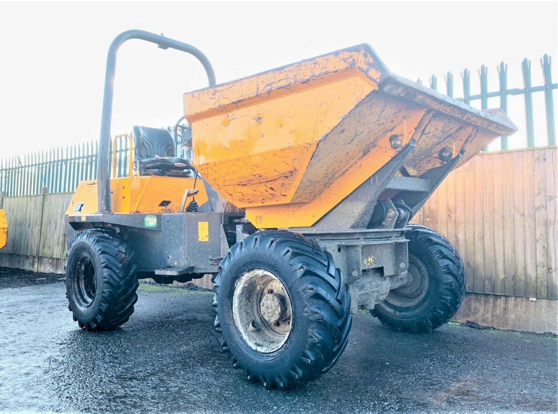 Terex PS 3000 3 Tonne Swivel Tip Dumper - Image 2 of 9