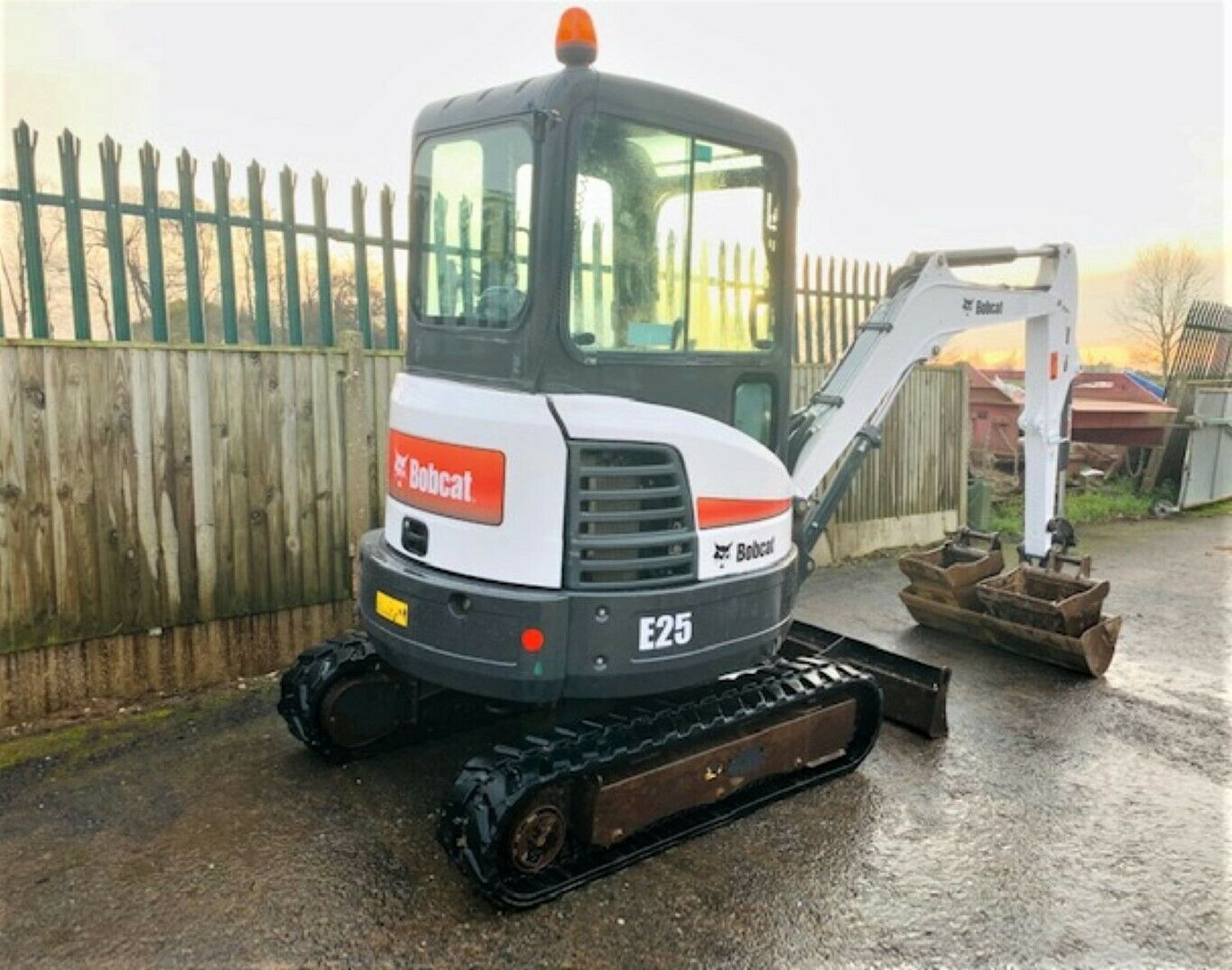 Bobcat E25 Excavator - Image 5 of 12