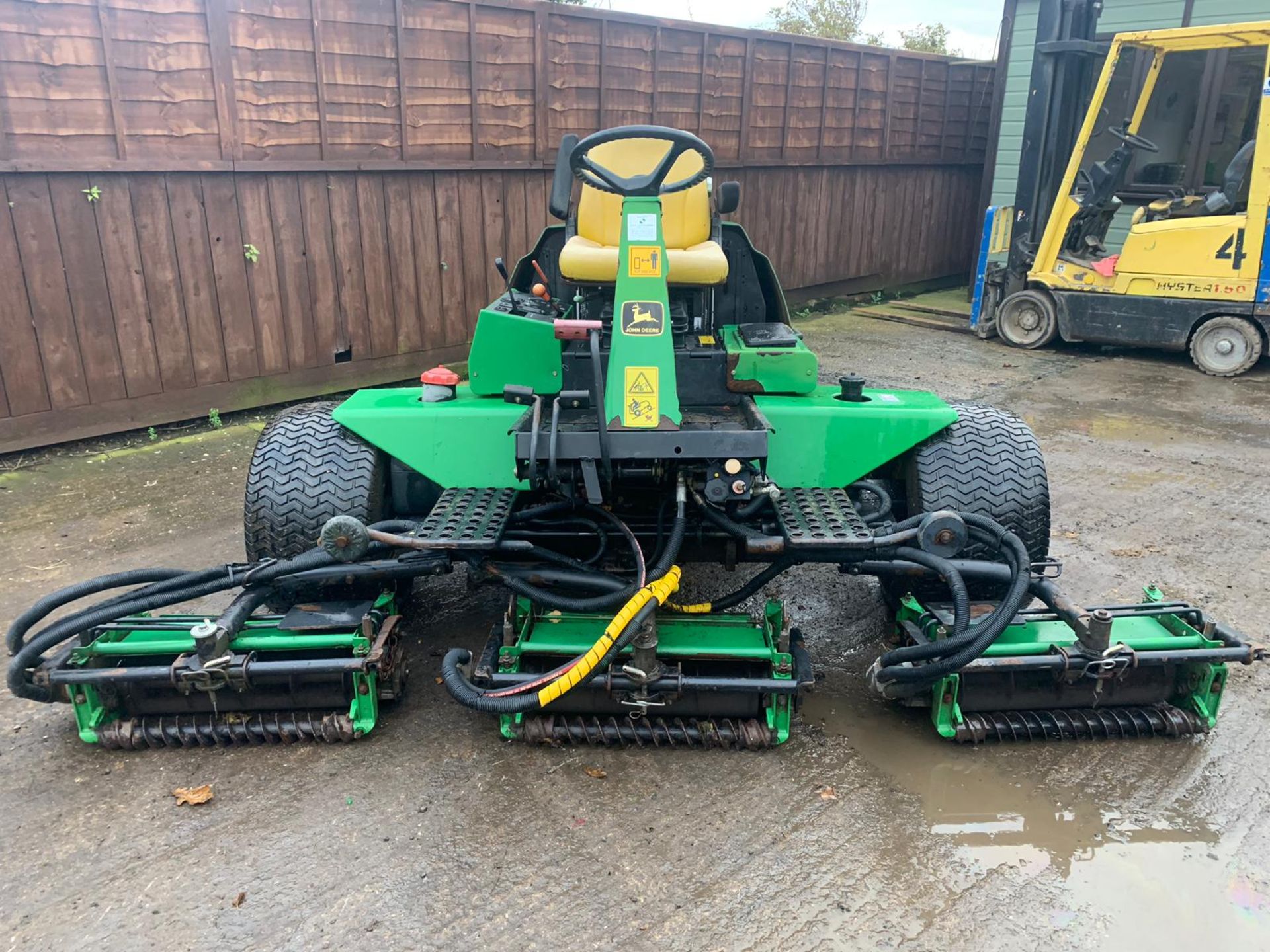 John Deere 3235B Cylinder Mower