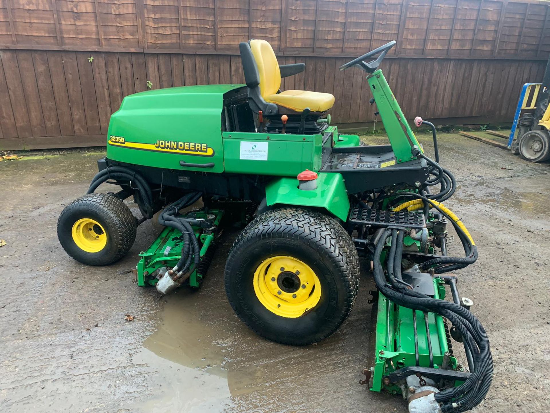 John Deere 3235B Cylinder Mower - Image 4 of 13