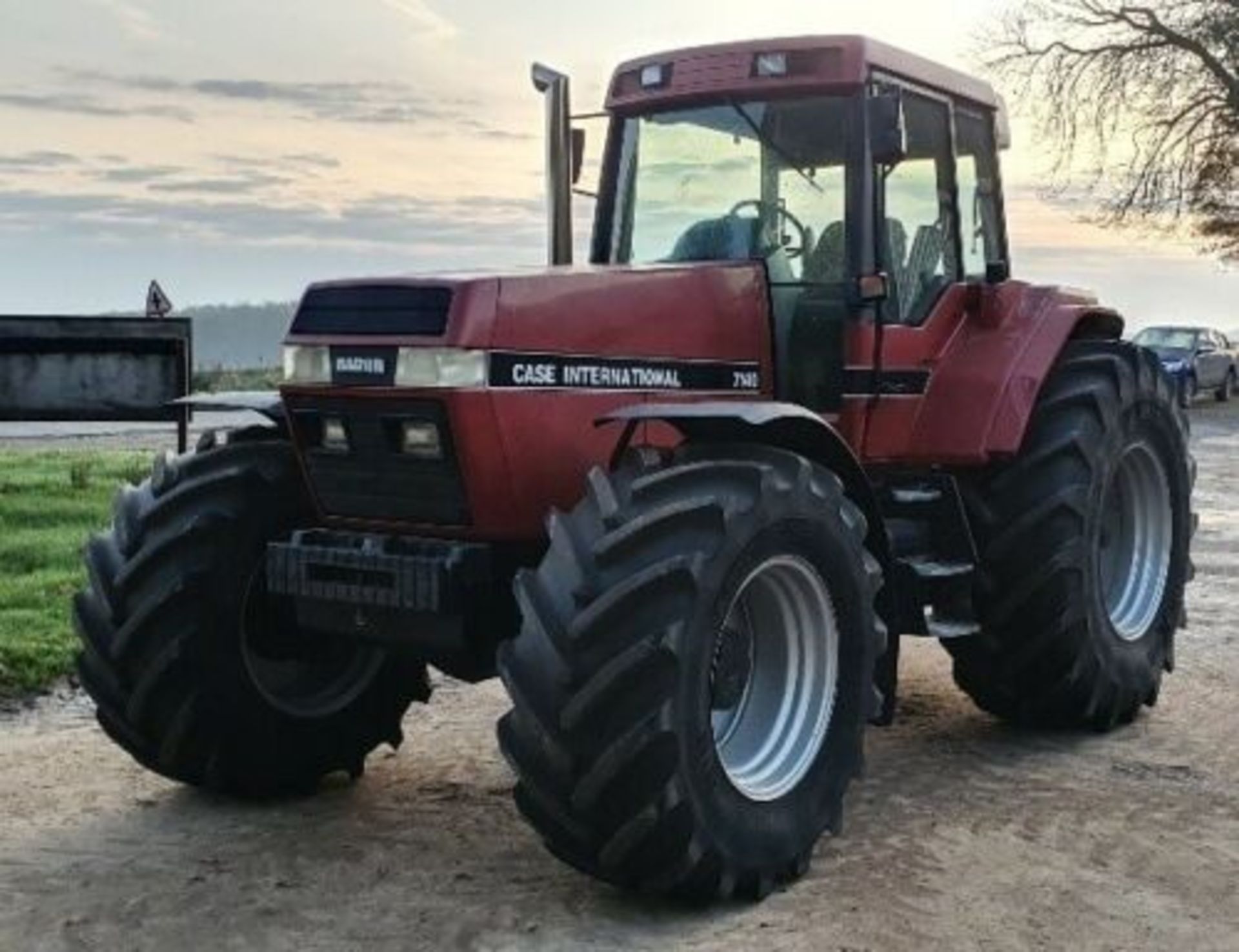 Case Magnum 7140 Tractor - Image 4 of 13