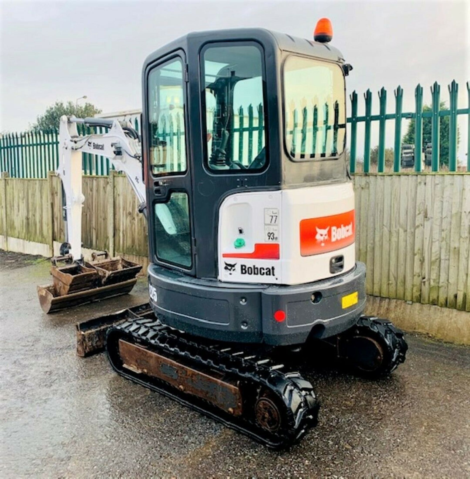 Bobcat E25 Excavator - Image 6 of 12