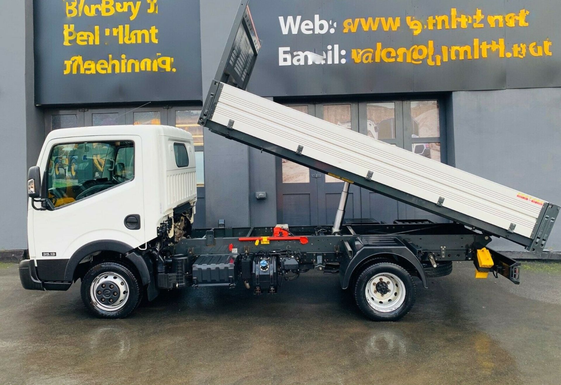 Nissan Cabstar Tipper NT400 - Image 12 of 13