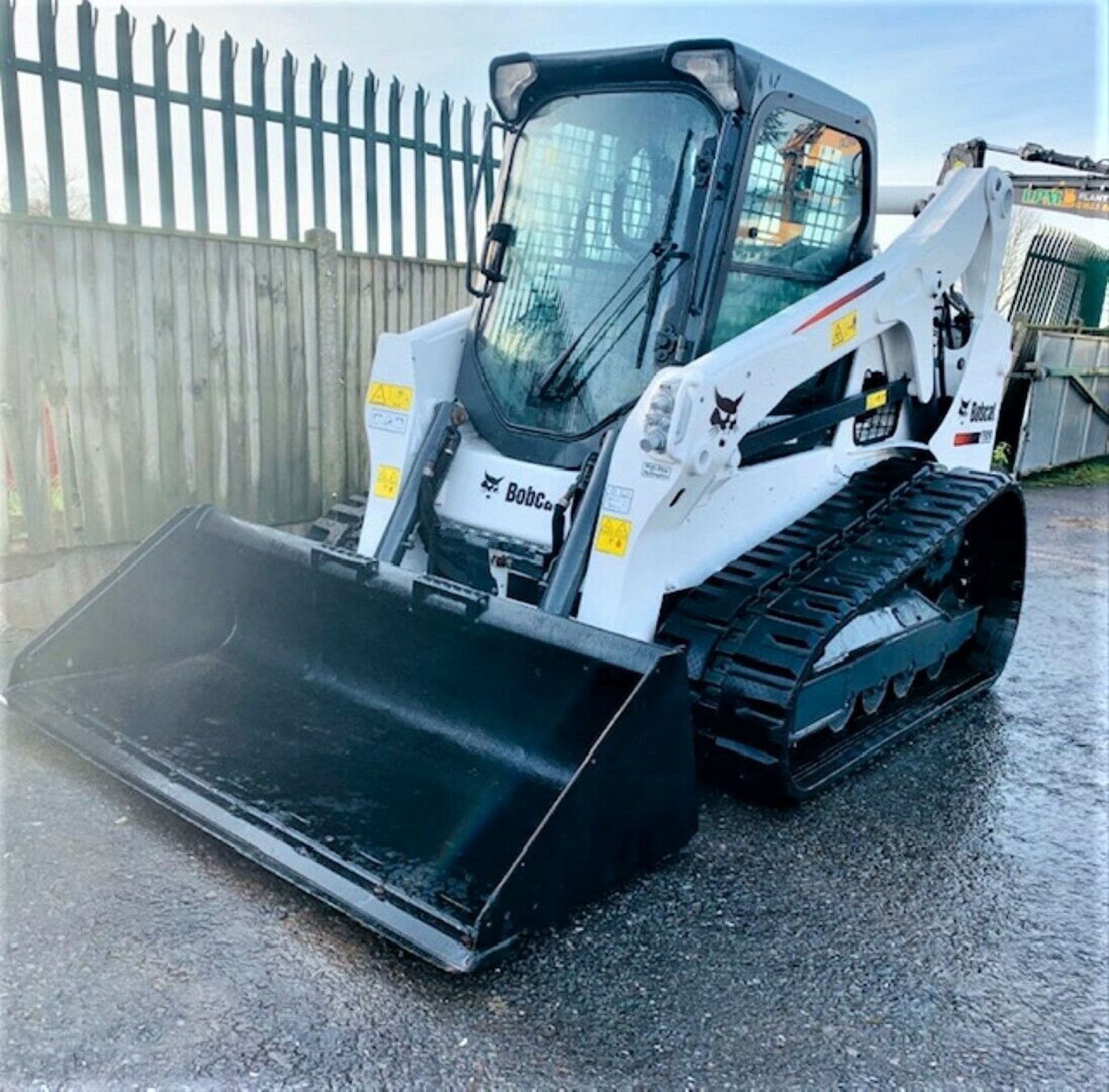 Bobcat T650 Skidsteer - Image 3 of 12