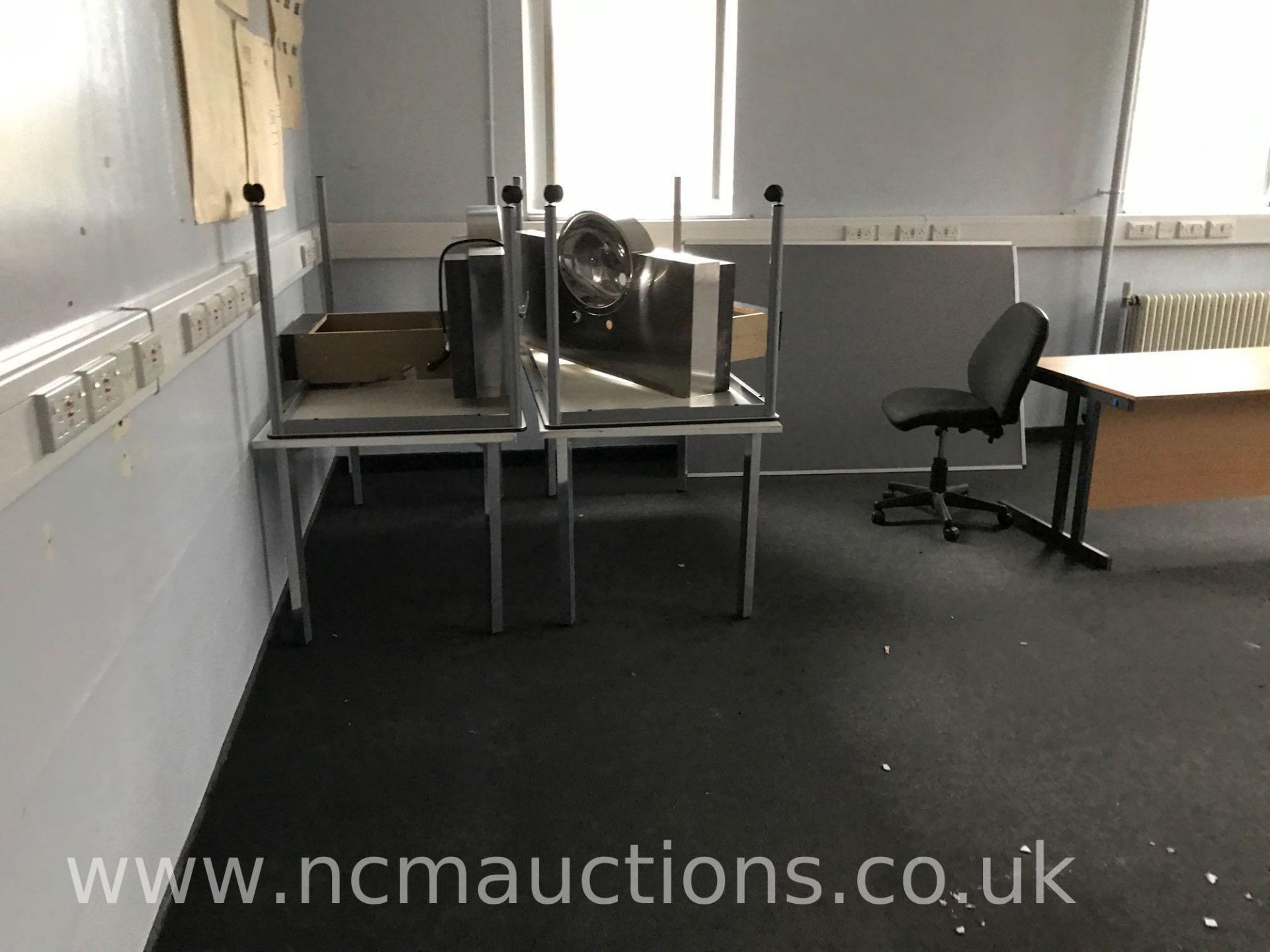 Loose and removable contents of 1st floor to include office furniture, smart screens - Image 17 of 40