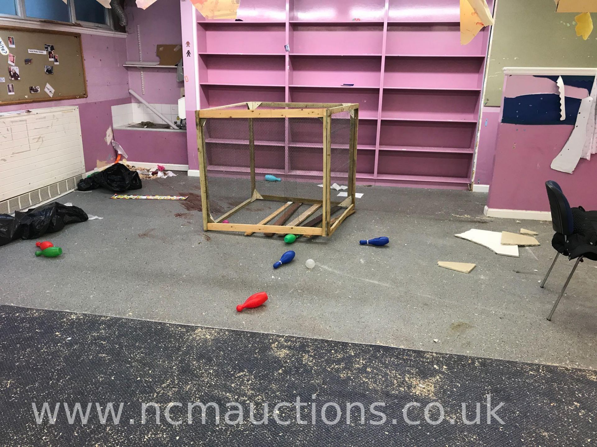 Loose and removable contents of nursery area - Bild 10 aus 12