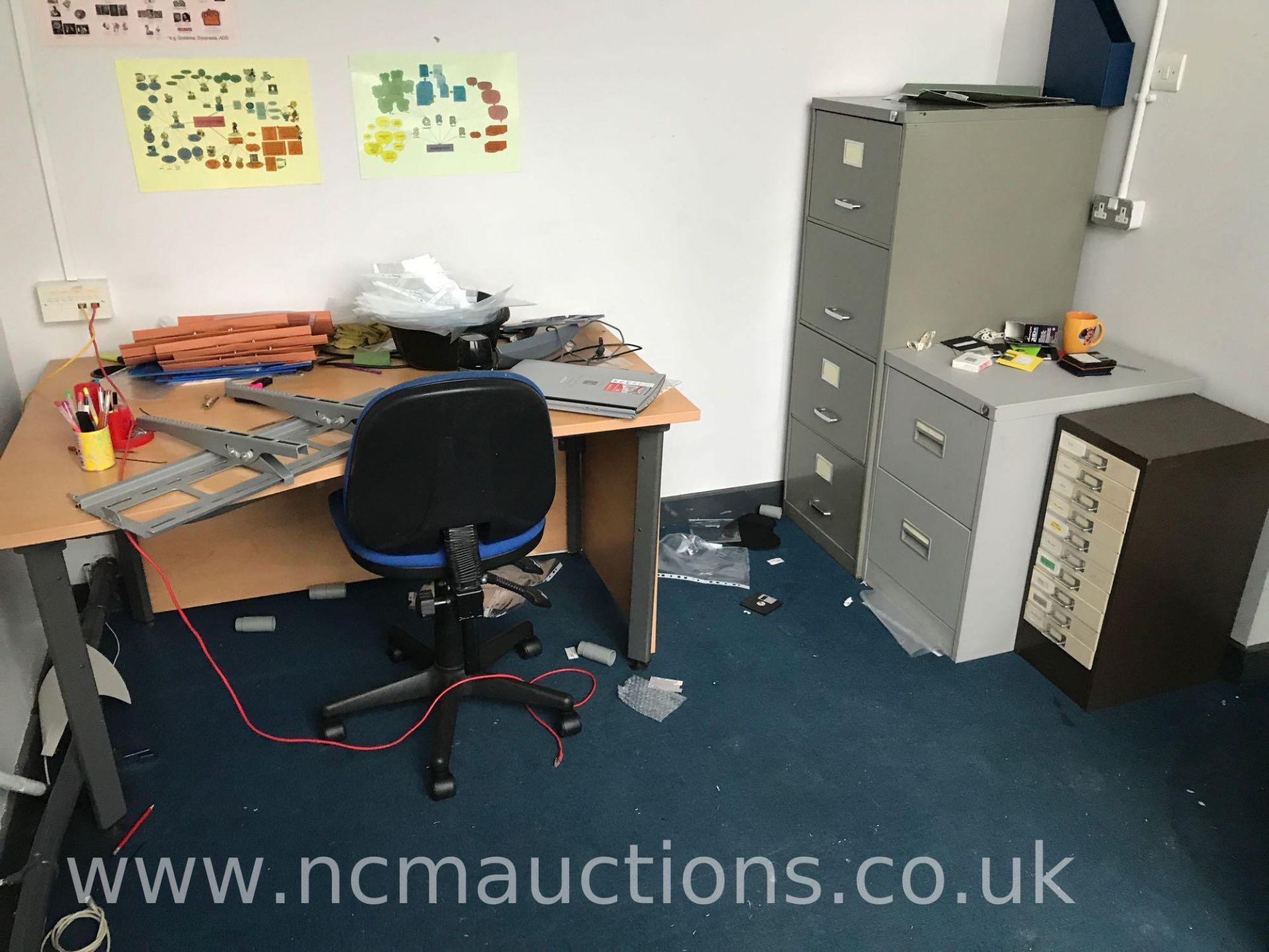 Loose and removable contents of 1st floor to include office furniture, smart screens - Image 35 of 40