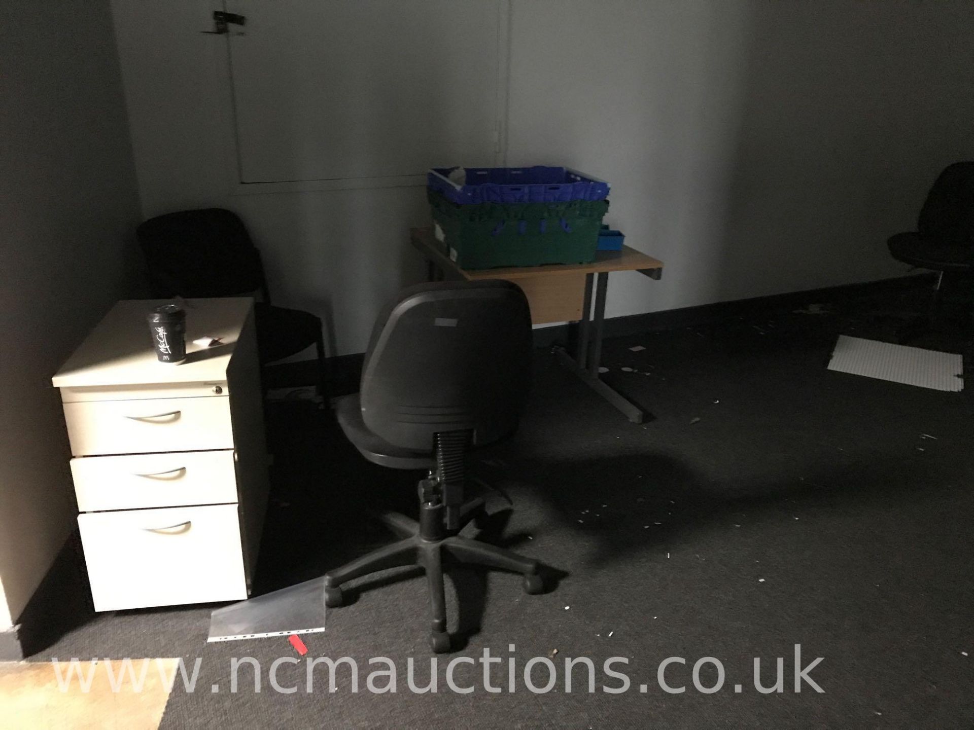 Loose and removable contents of 1st floor to include office furniture, smart screens - Image 2 of 40