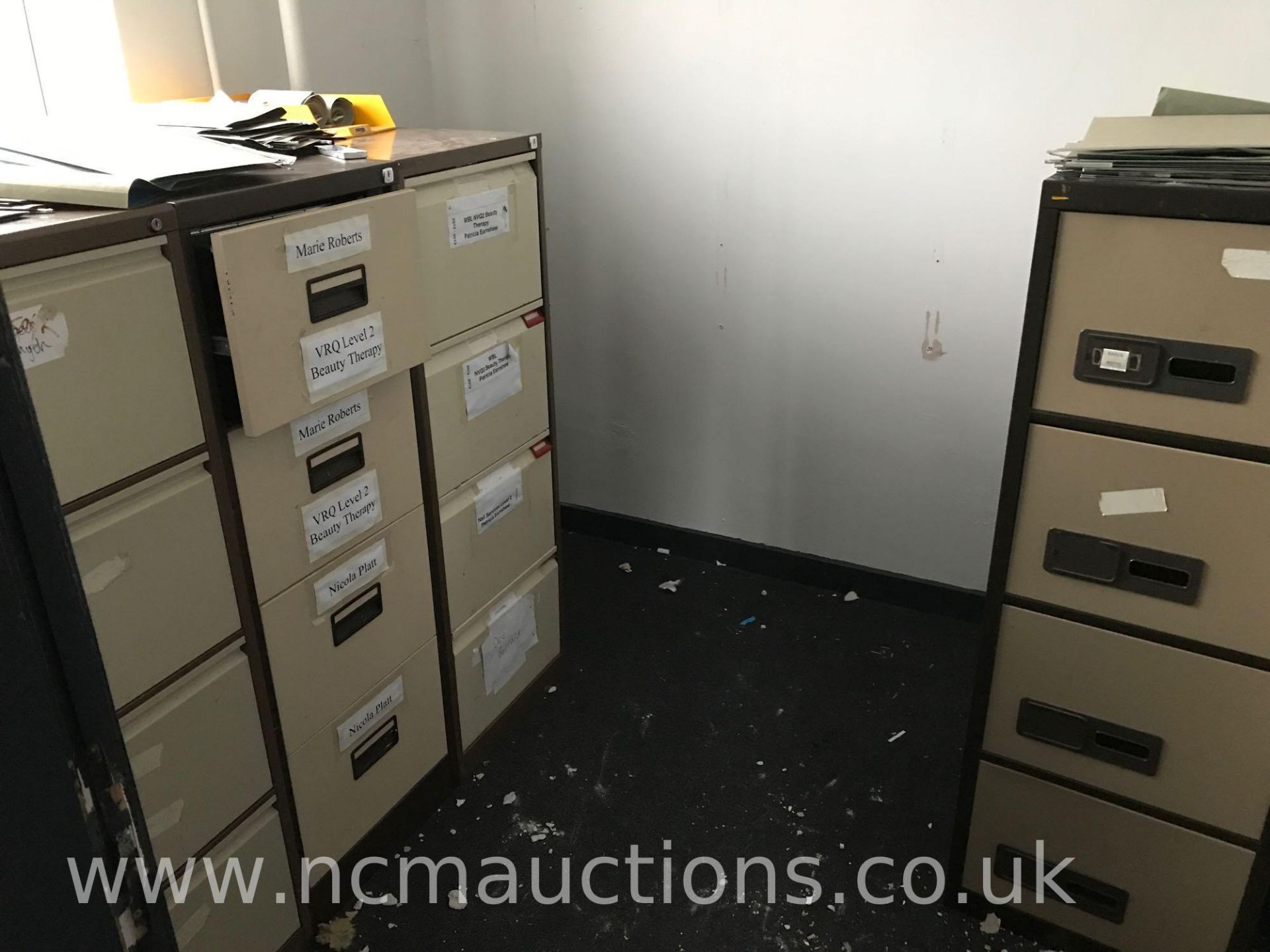 Loose and removable contents of 1st floor to include office furniture, smart screens - Image 16 of 40