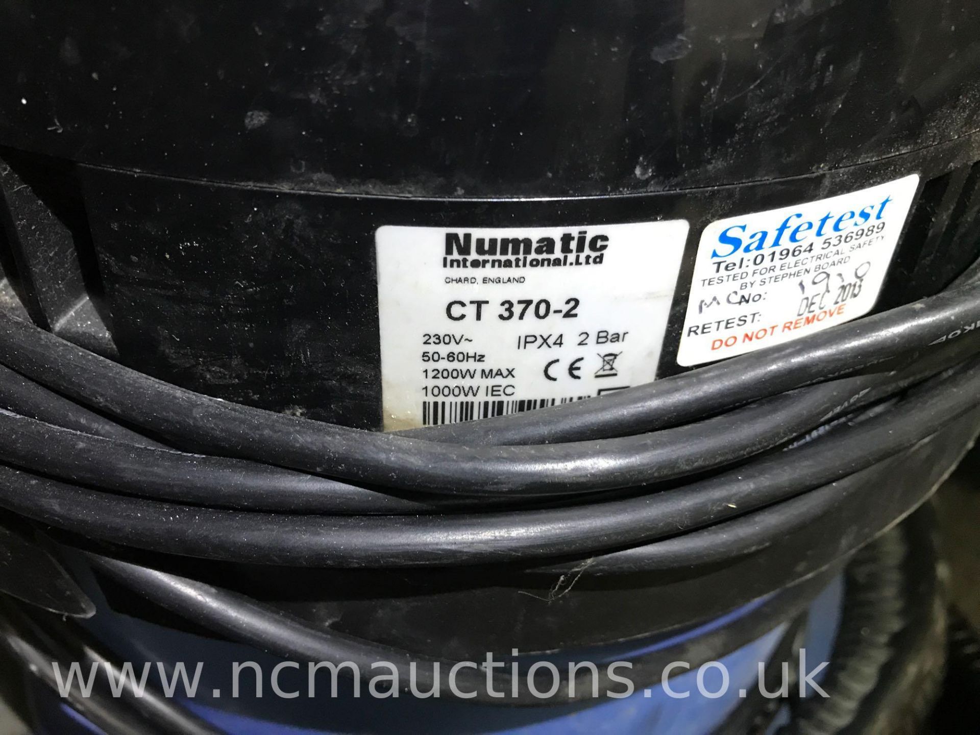Numatic CT 370-2 wet and dry vacuum - Image 2 of 2