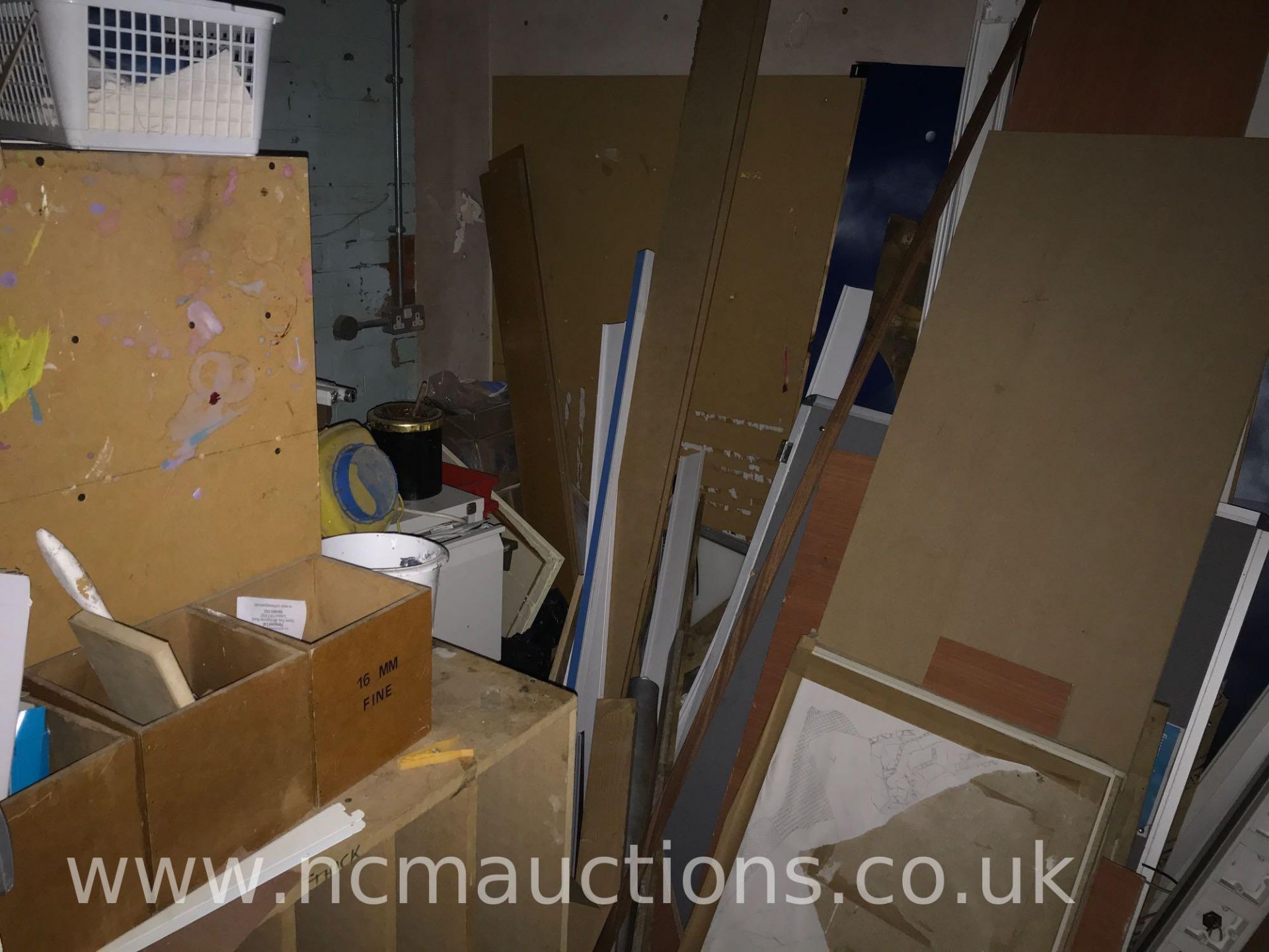 Loose and removable contents of 2 rooms and store - Image 8 of 15