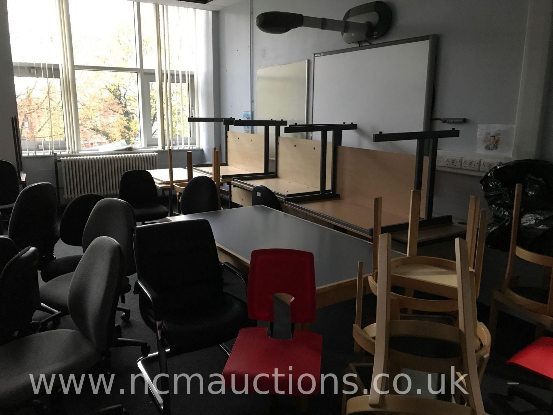Loose and removable contents of 1st floor to include office furniture, smart screens - Image 7 of 40