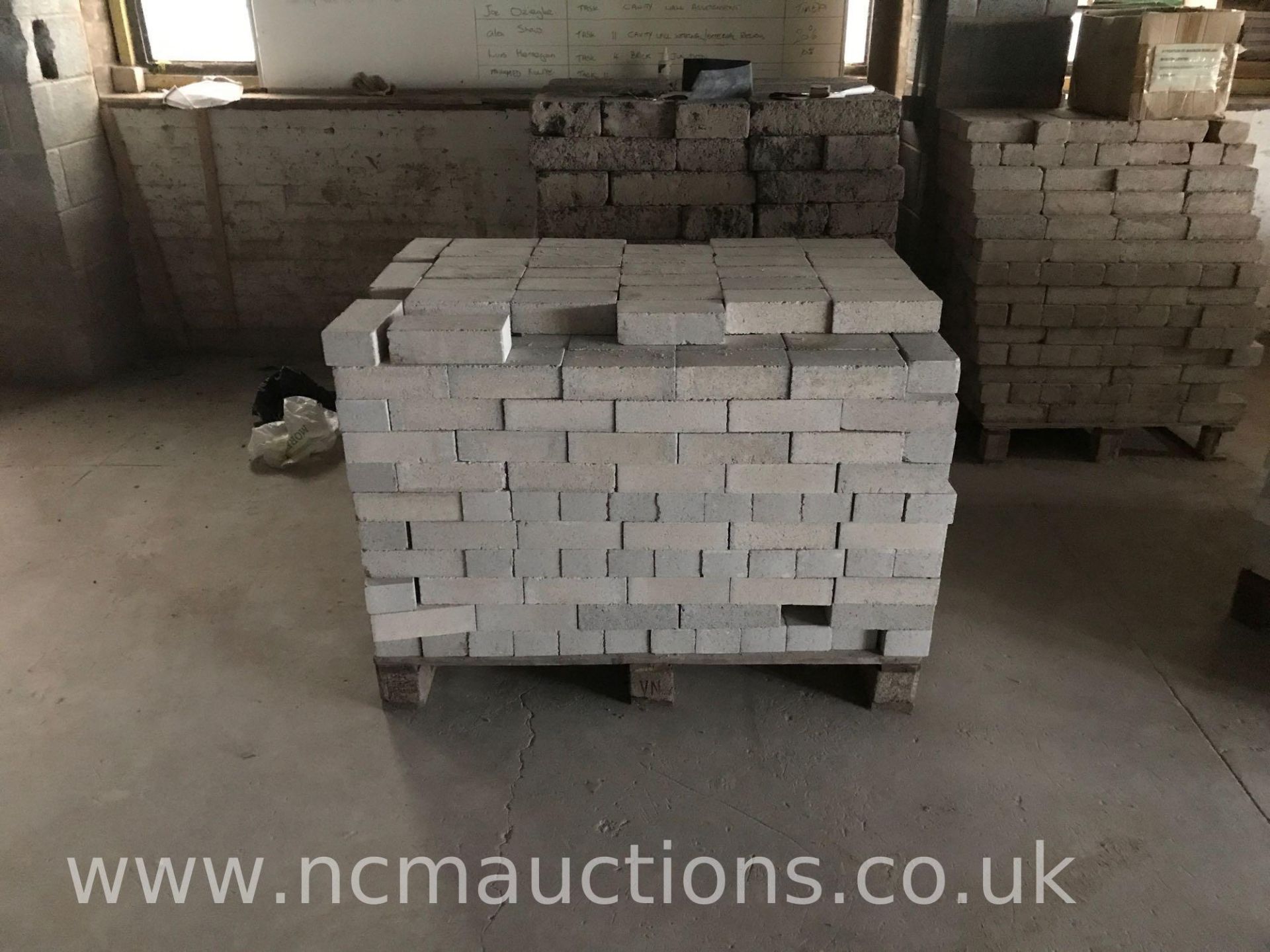 7x pallets of various bricks and plasticiser - Image 4 of 6