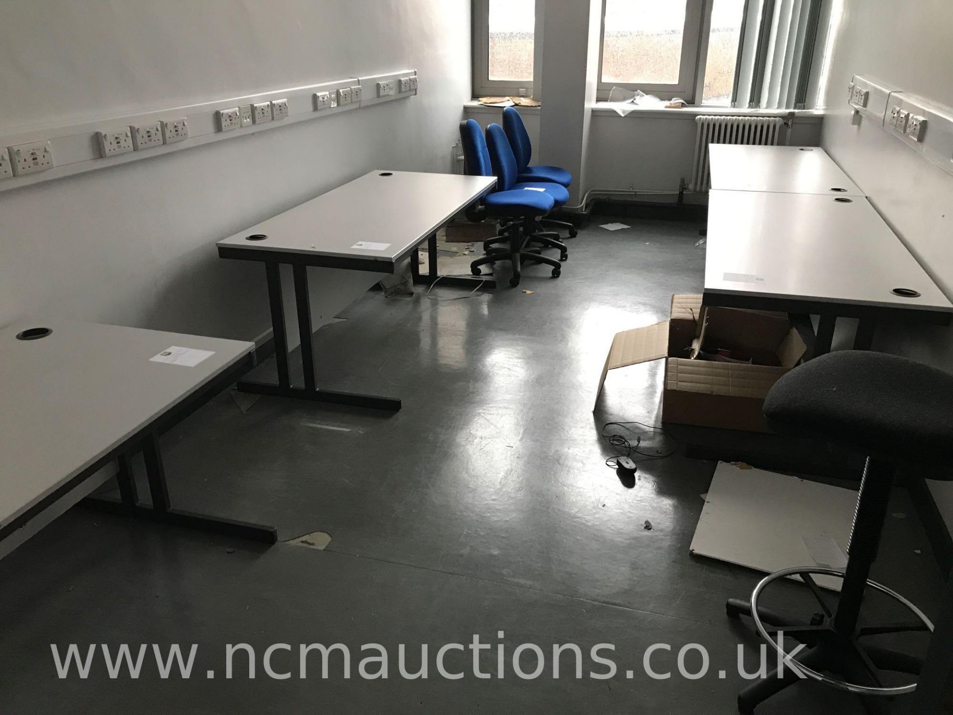 Loose and removable contents of 1st floor to include office furniture, smart screens - Image 29 of 40
