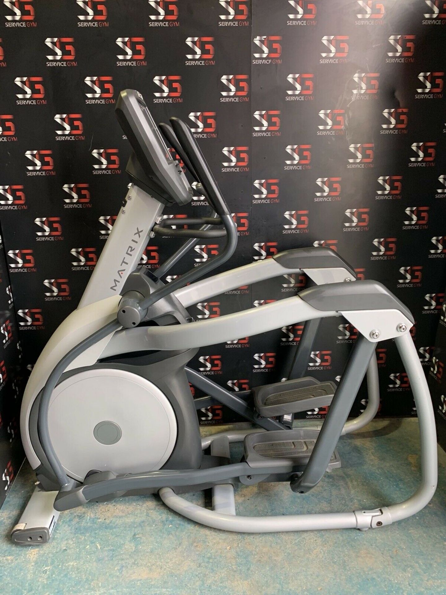 Matrix E7XE Ellipitical Trainer