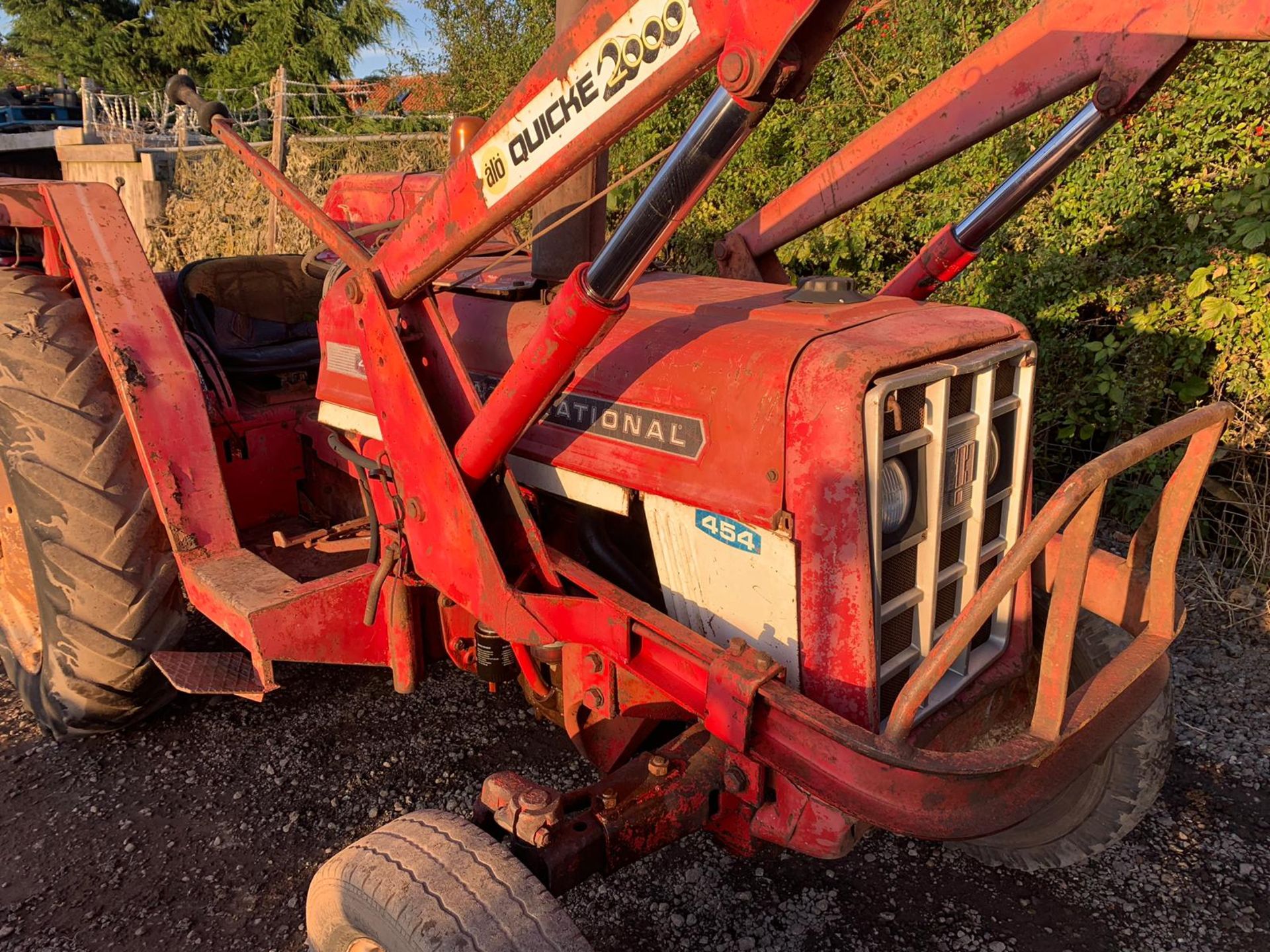 International 454 Loader Tractor - Image 6 of 10