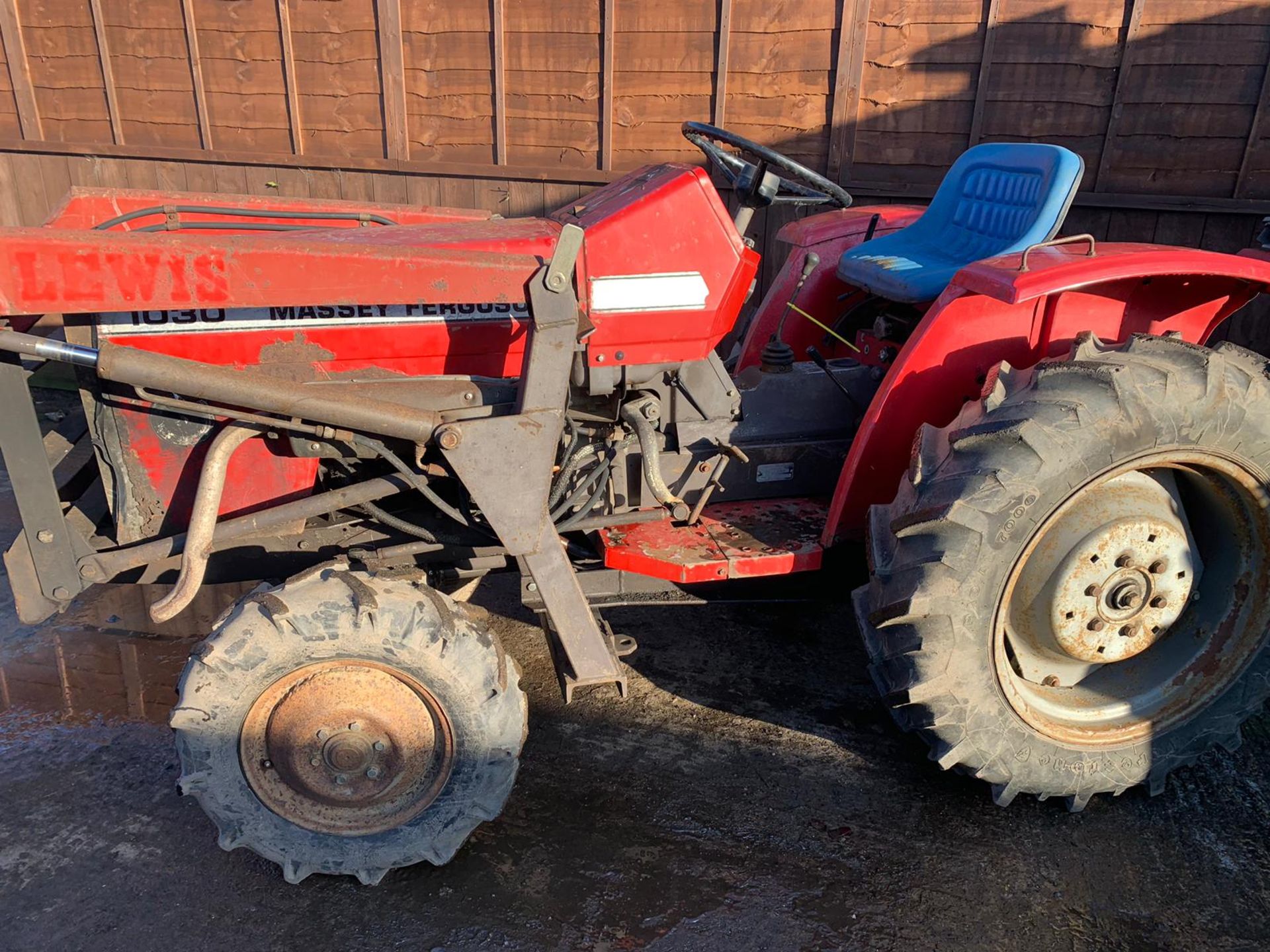 Massey Ferguson 1030 Loader Tractor - Image 9 of 12