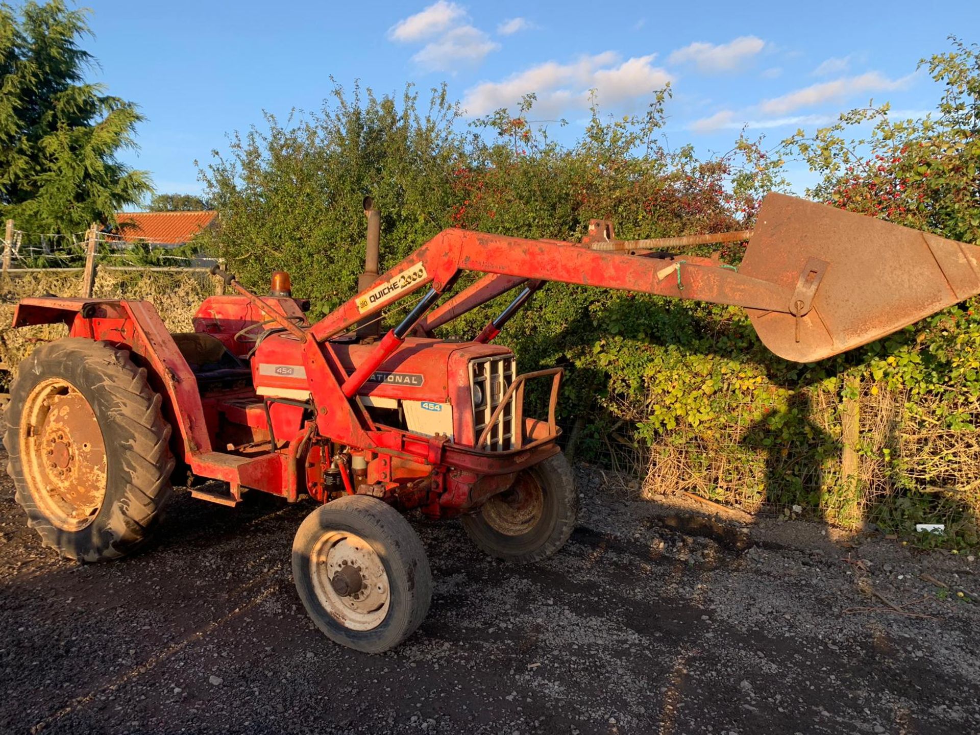 International 454 Loader Tractor