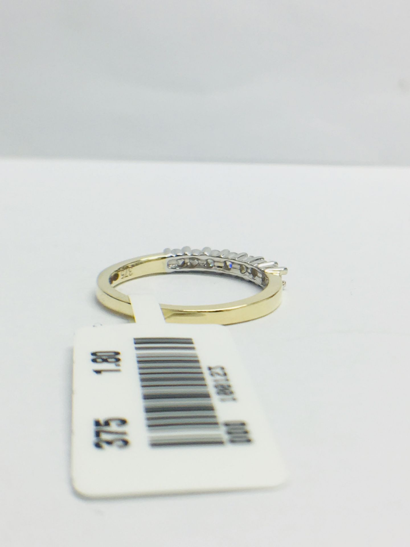 9K White/yellow Gold diamond band ring - Image 5 of 9