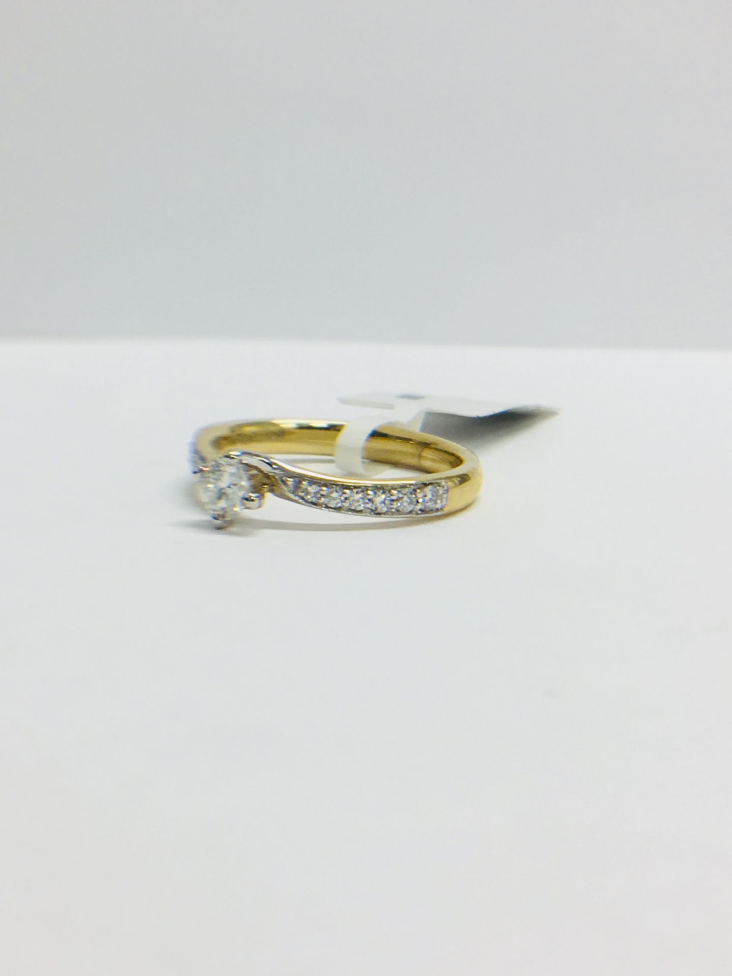 9ct Yellow Gold diamond Solitaire twist style ring - Image 2 of 11