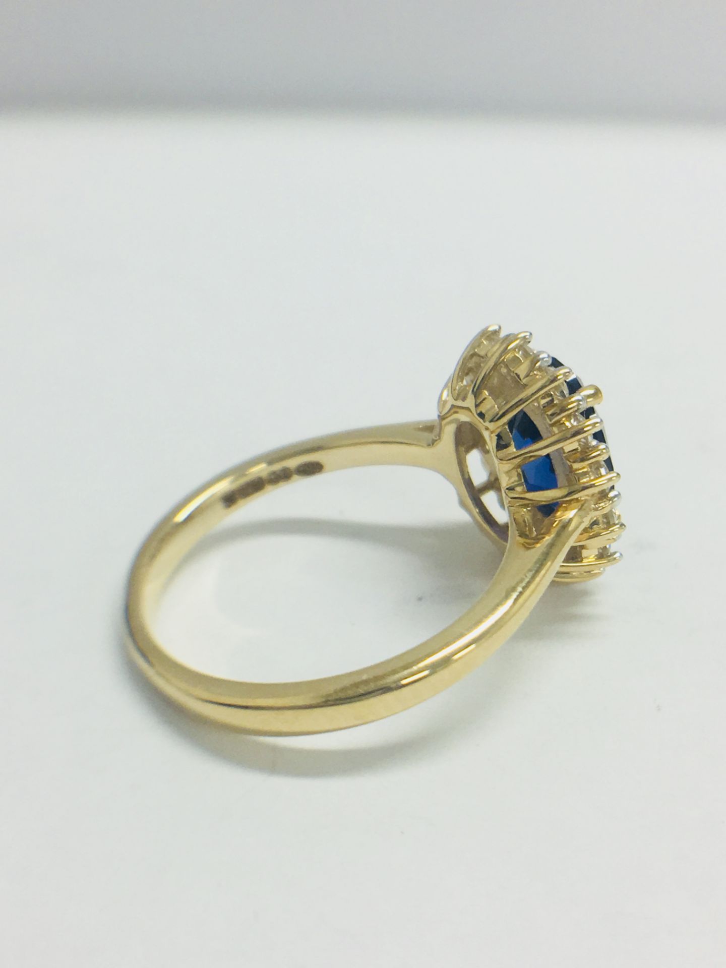 9CT YELLOW GOLD LADIES' RING - Image 6 of 10