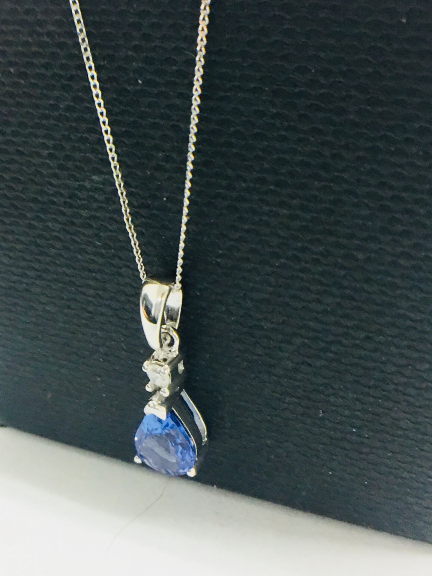 9CT White Gold Tanzanite and Diamond pendant - Image 3 of 5