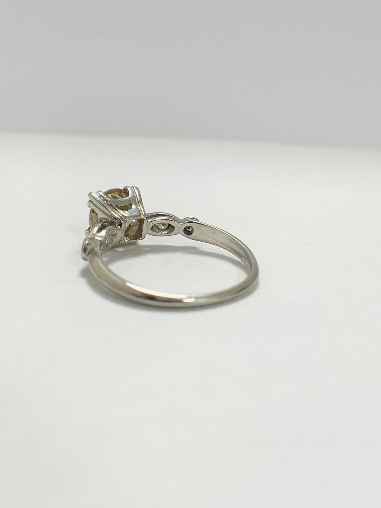 Platinum Diamond ring featuring centre, round brilliant cut, fancy light brown Diamond (1.55ct) - Image 4 of 14