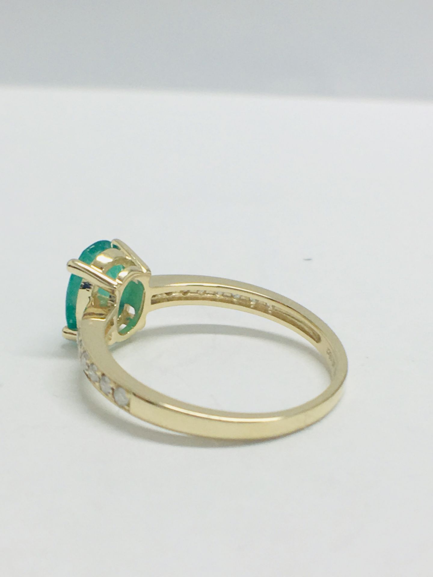 14ct Yellow Gold Emerald and Diamond Ring - Image 5 of 7