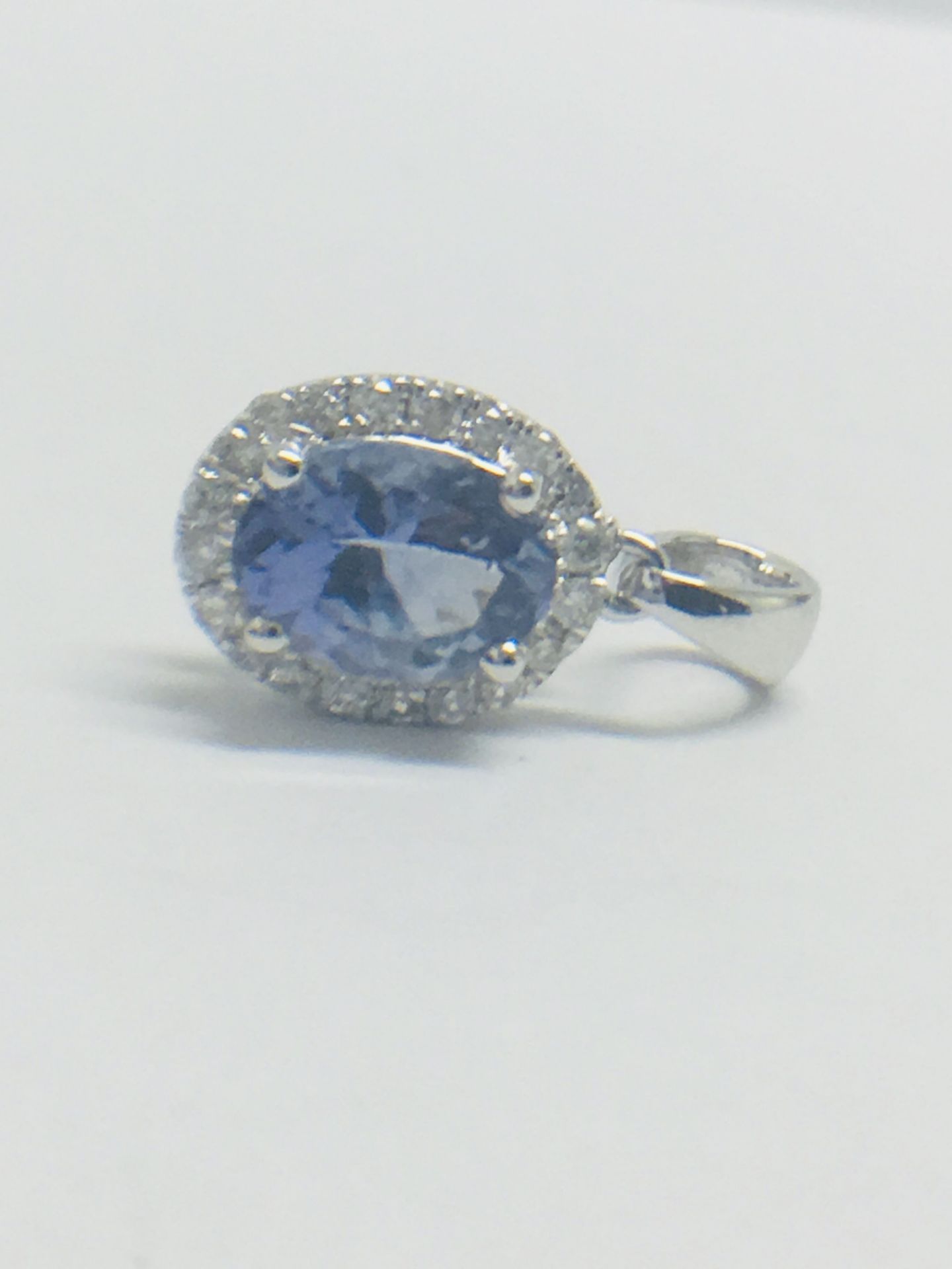 14ct White Gold Tanzanite & Diamond Pendant - Image 5 of 7