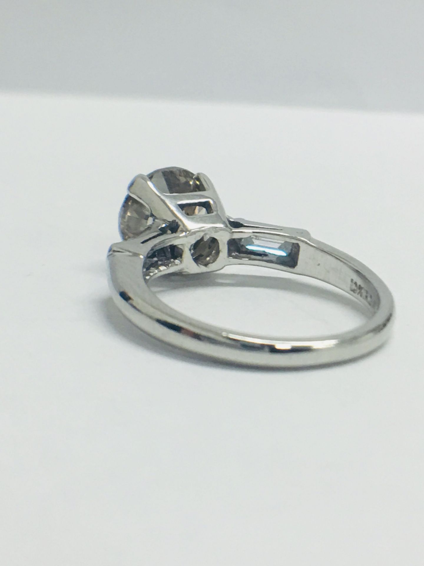 14ct White Gold Diamond Ring. - Image 5 of 9